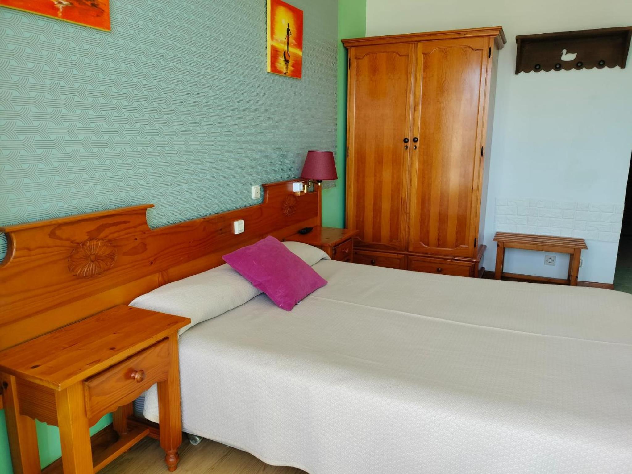 Double Room with Private Bathroom photo 2