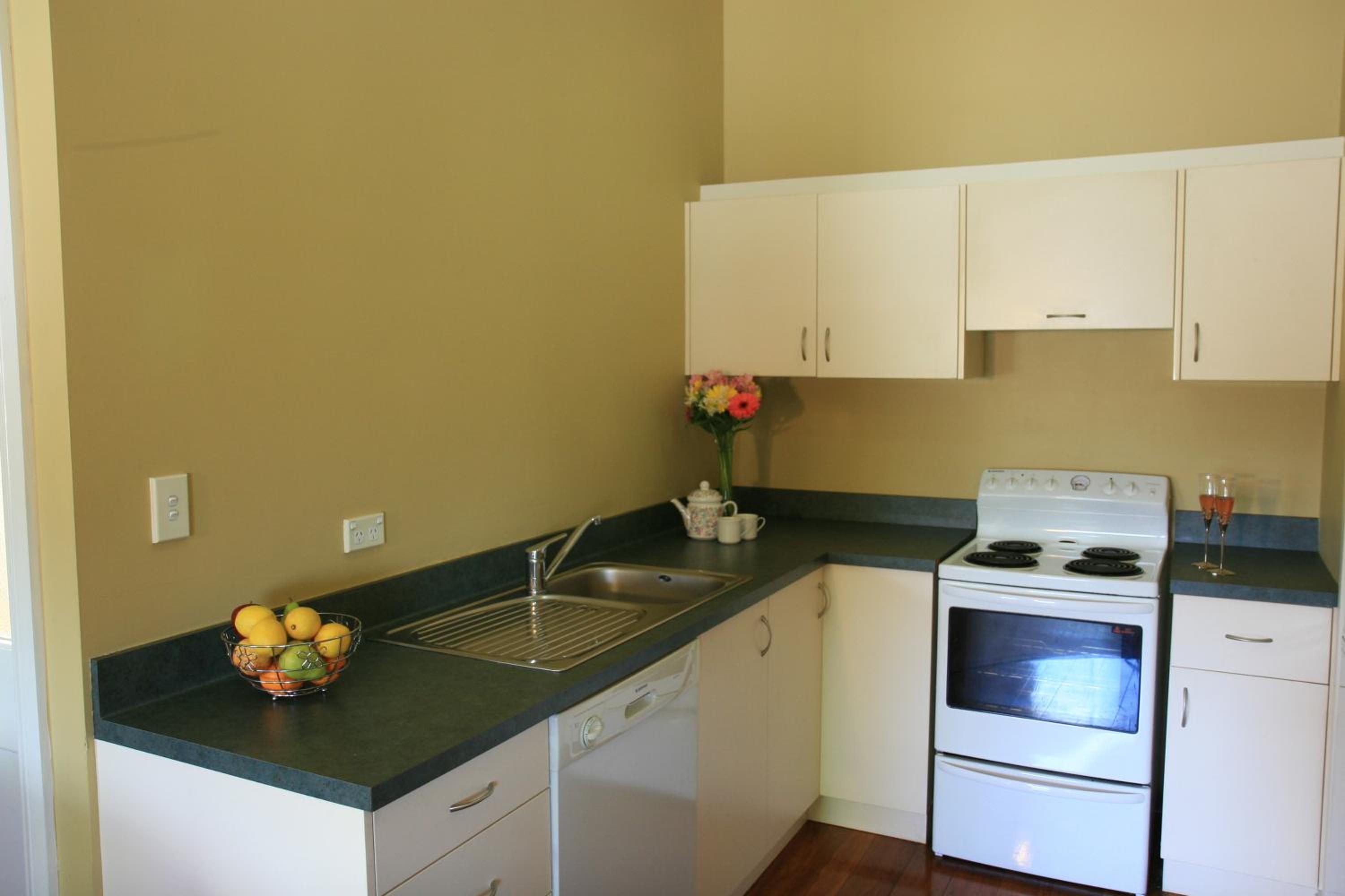 Three-Bedroom Apartment - Photo 15