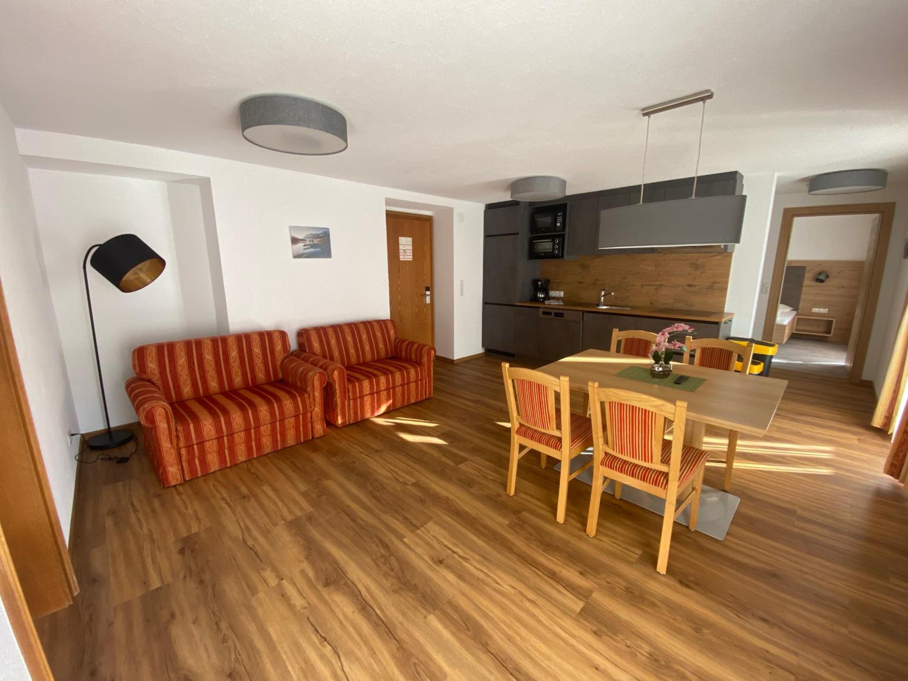 One-Bedroom Apartment photo 1