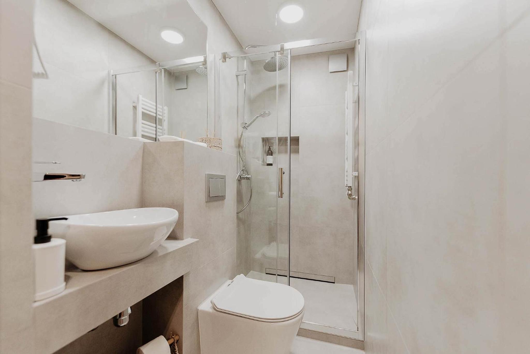 Double Room with Balcony - Photo 1