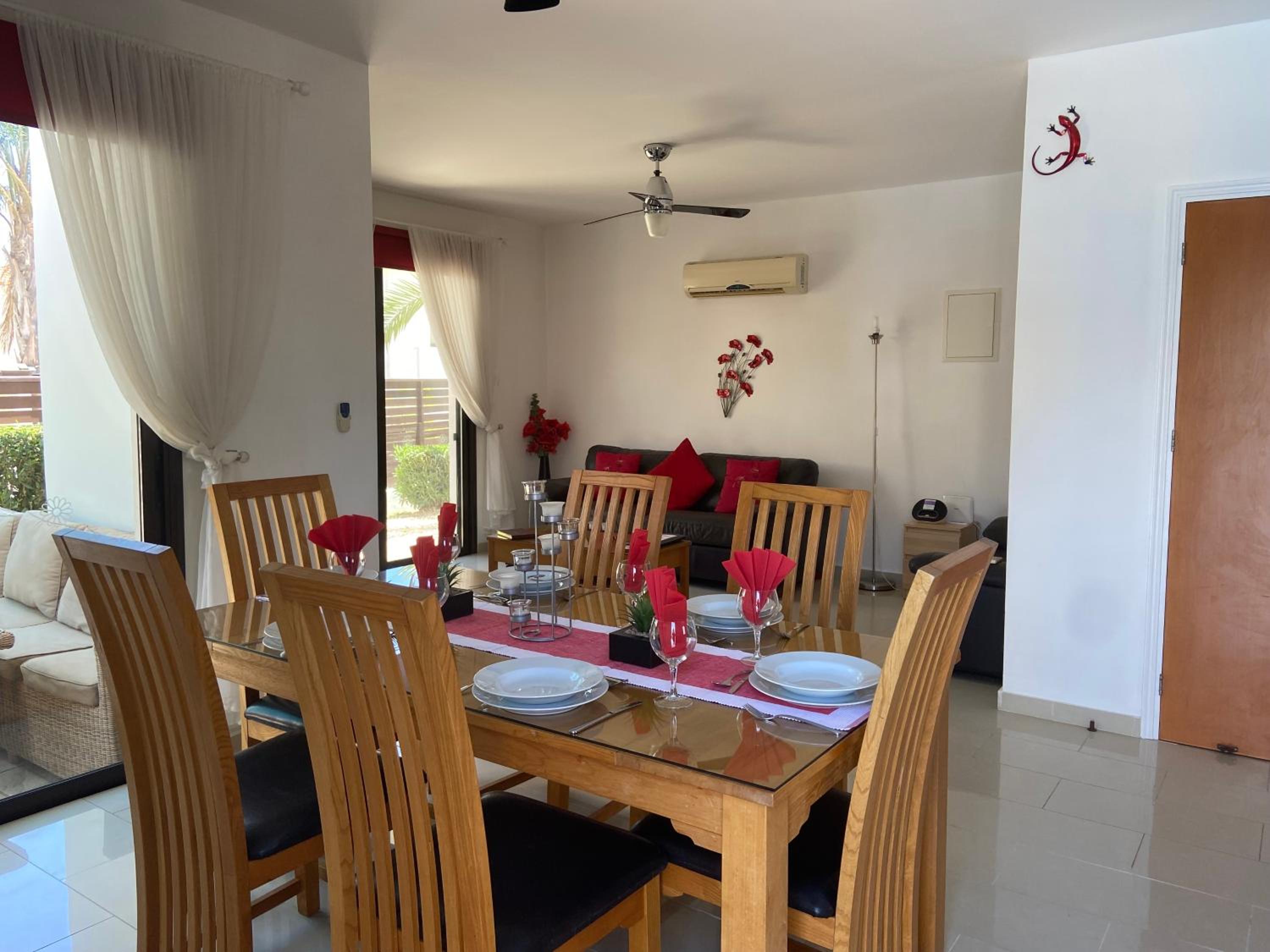 Three-Bedroom Villa photo 3