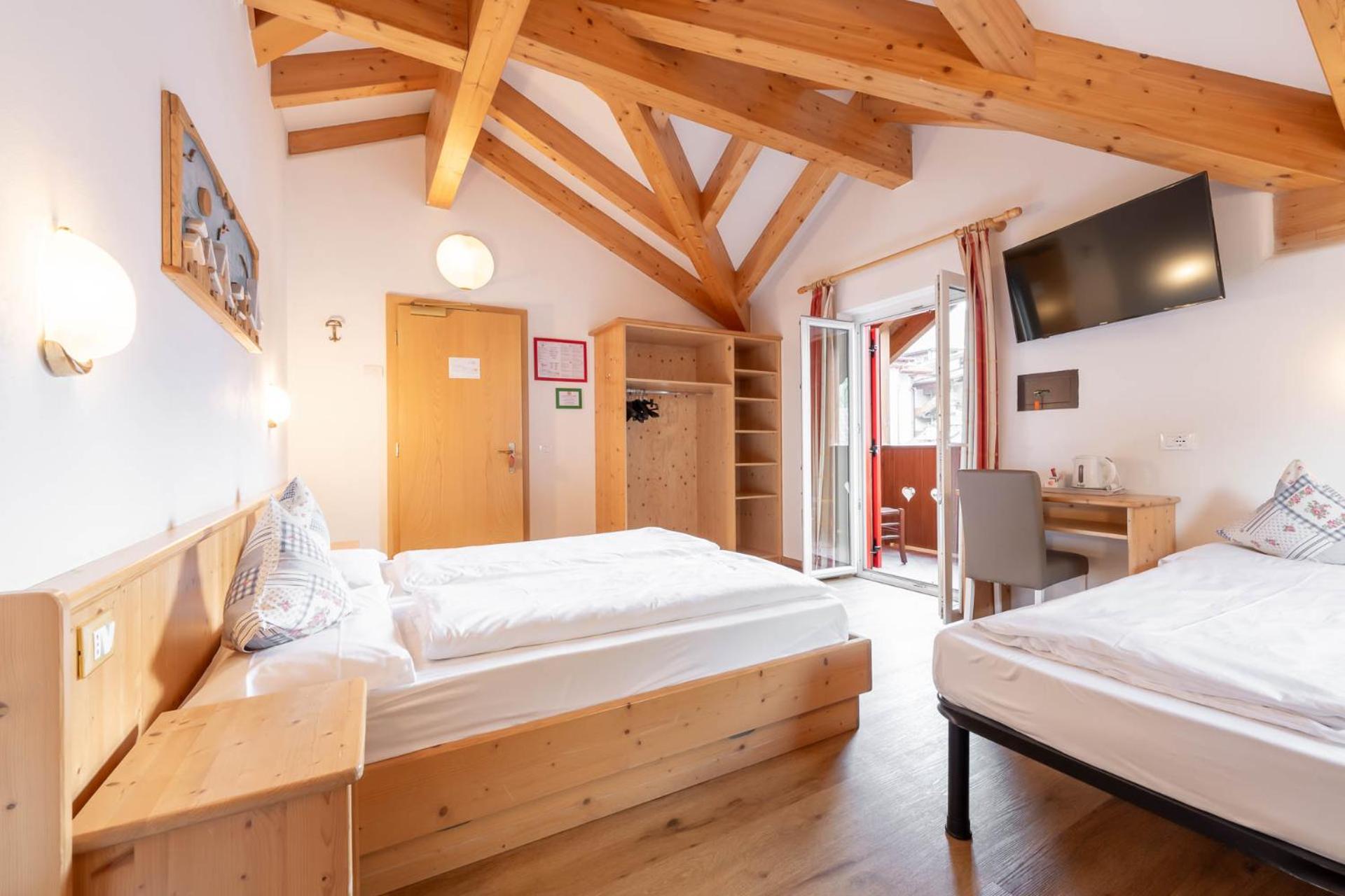 Quadruple Room - Photo 5
