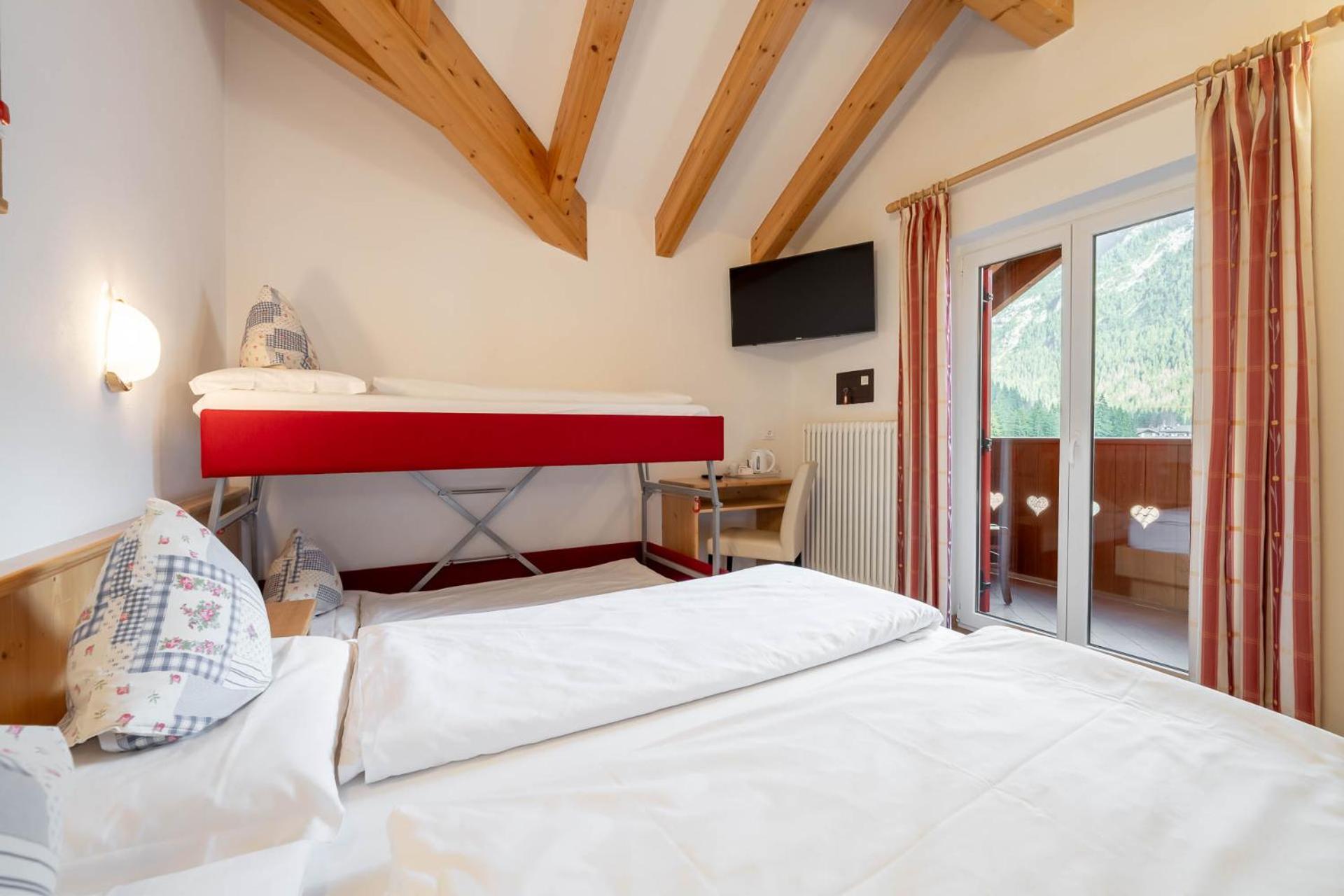 Quadruple Room - Photo 2