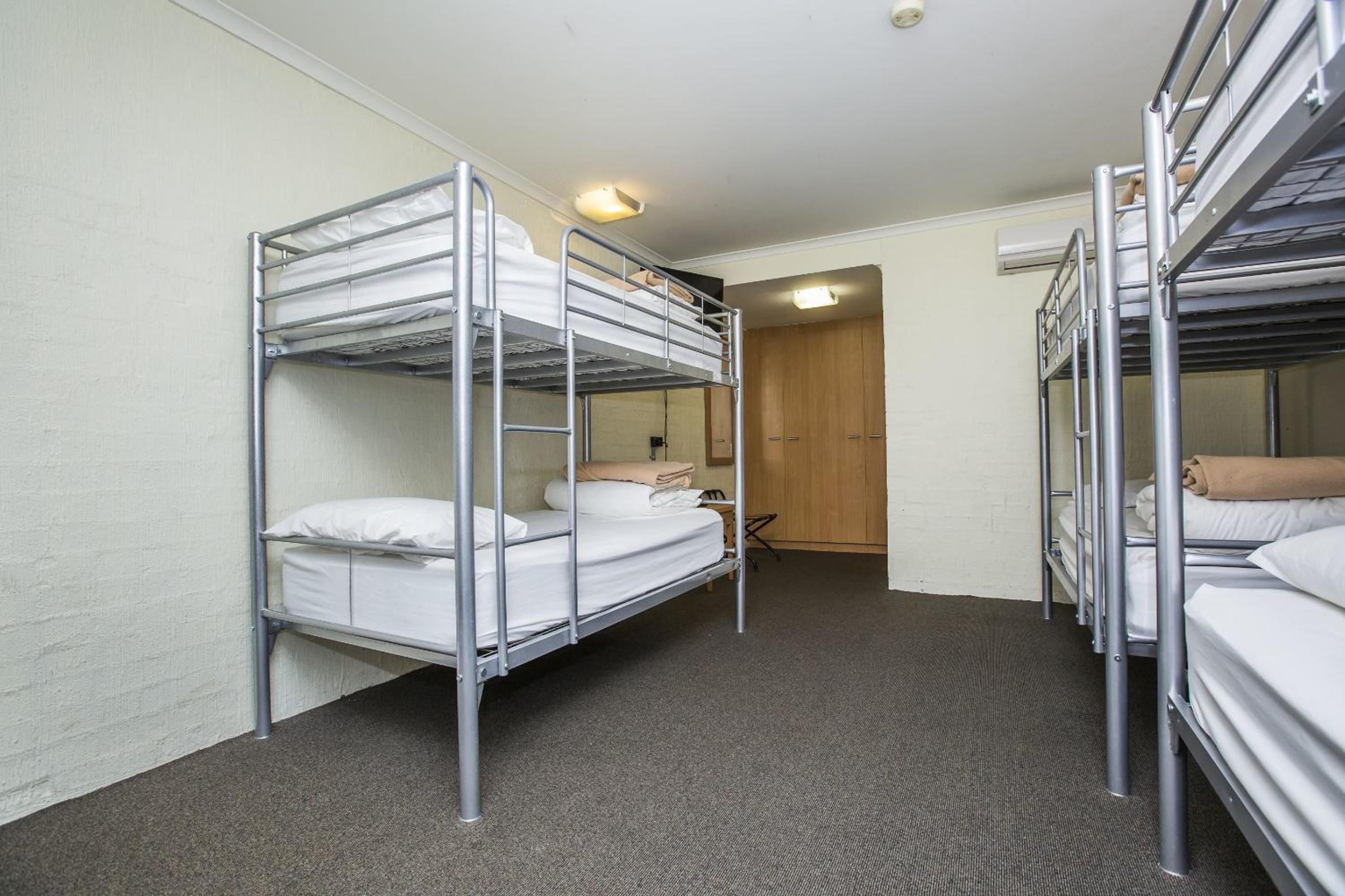 Dormitory Room With 3 Sets Of Bunk Beds photo 3