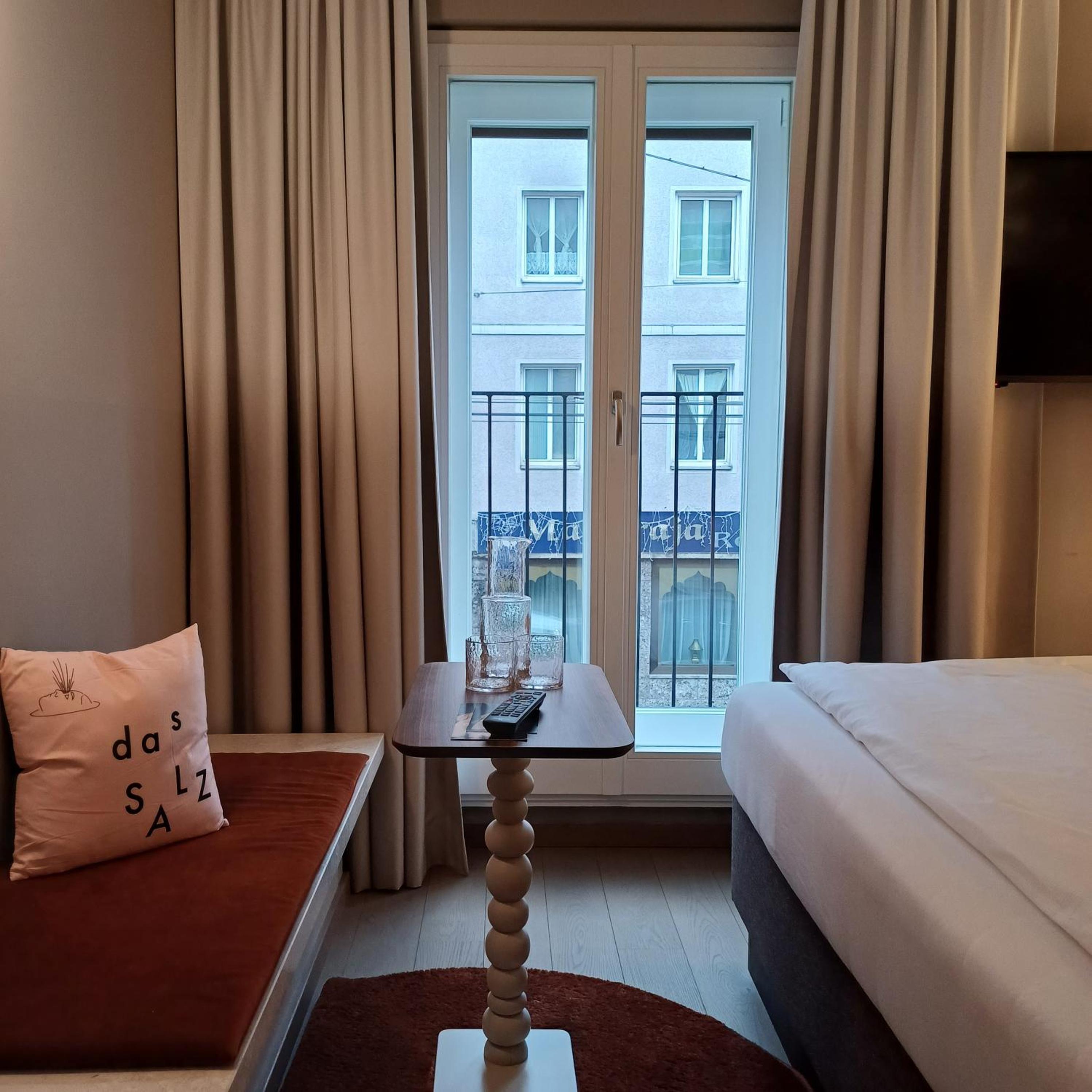 Home Base - with Street View (Standard Double Room) - Photo 7