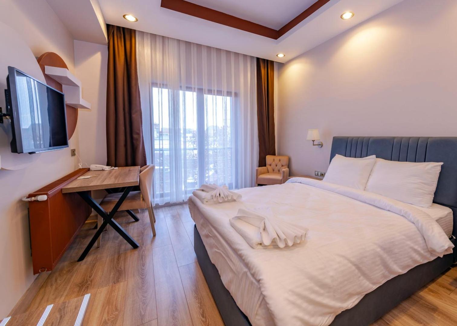 Deluxe Double Room (1 Adult + 1 Child) photo 2
