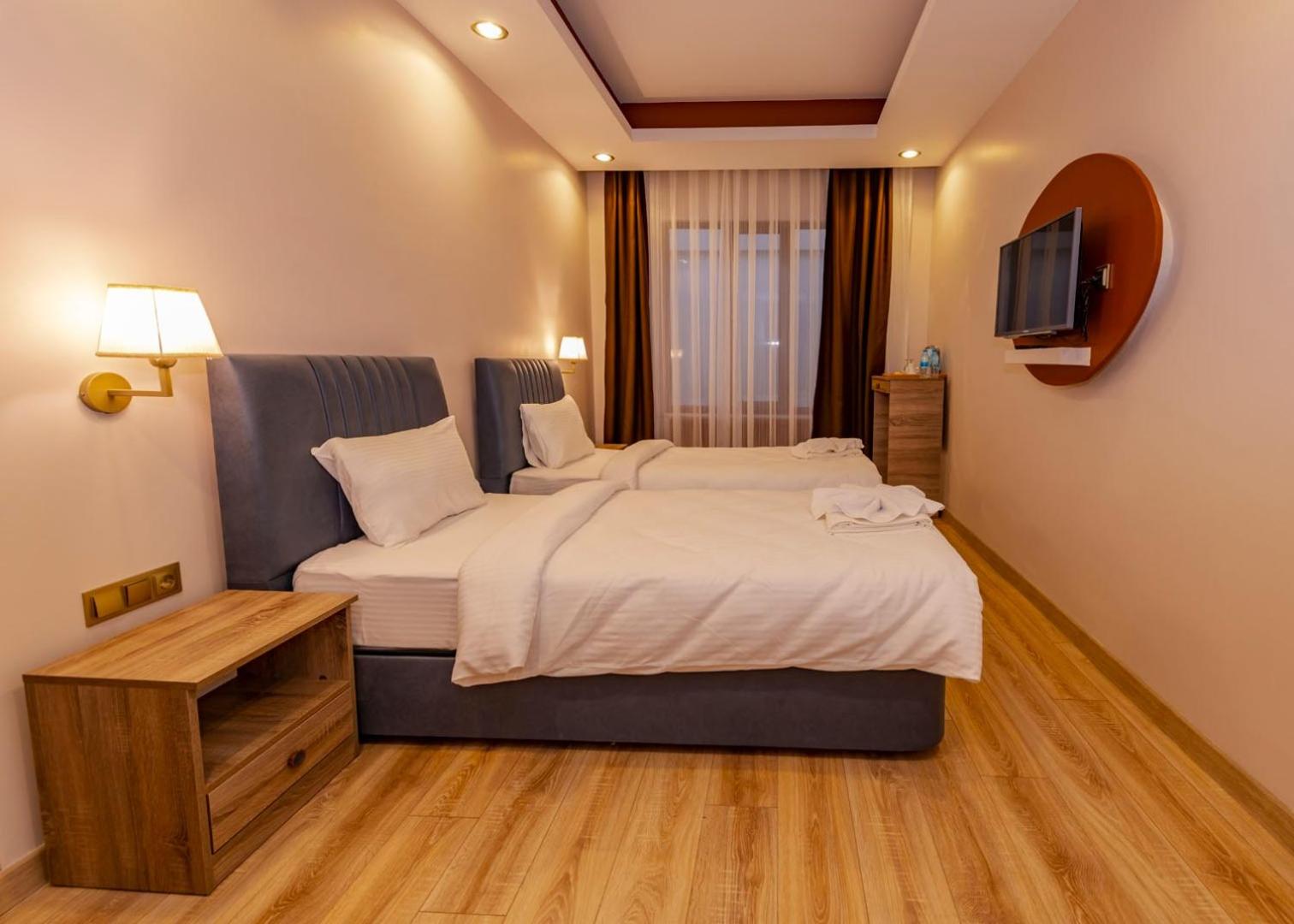 Twin Room With Private Bathroom photo 2