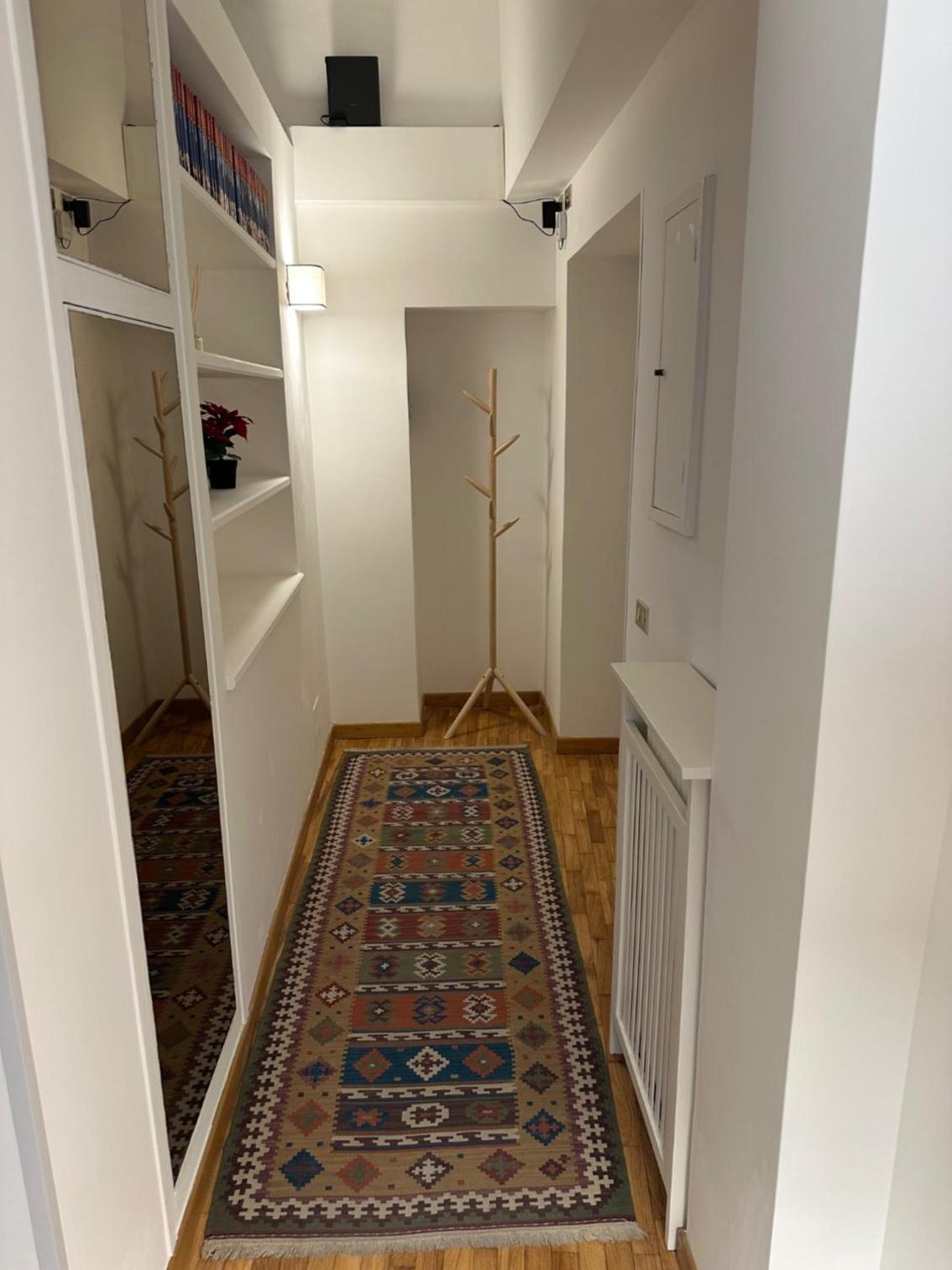 One-Bedroom Apartment photo 3
