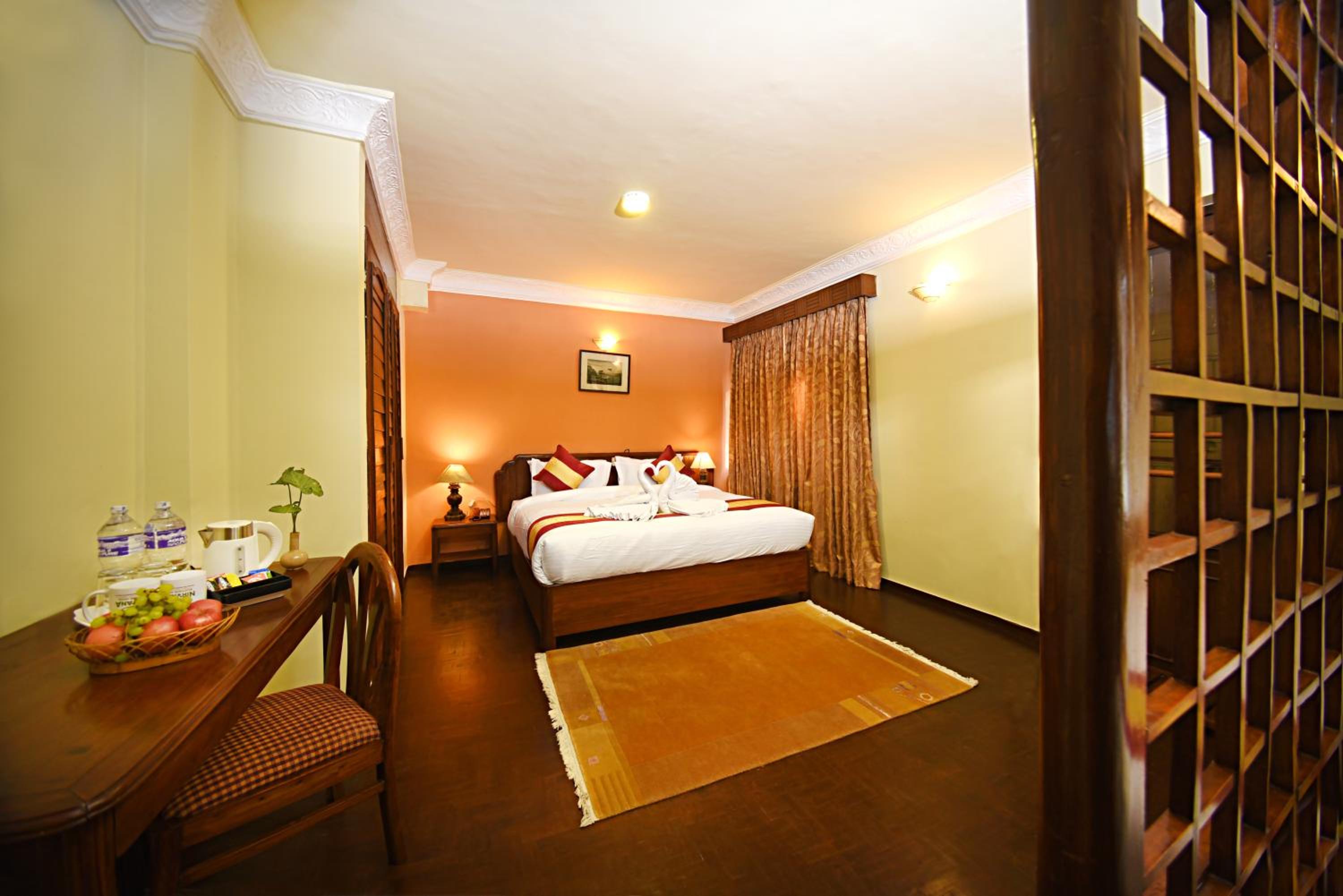 Deluxe Double or Twin Room with Bathtub - Photo 14