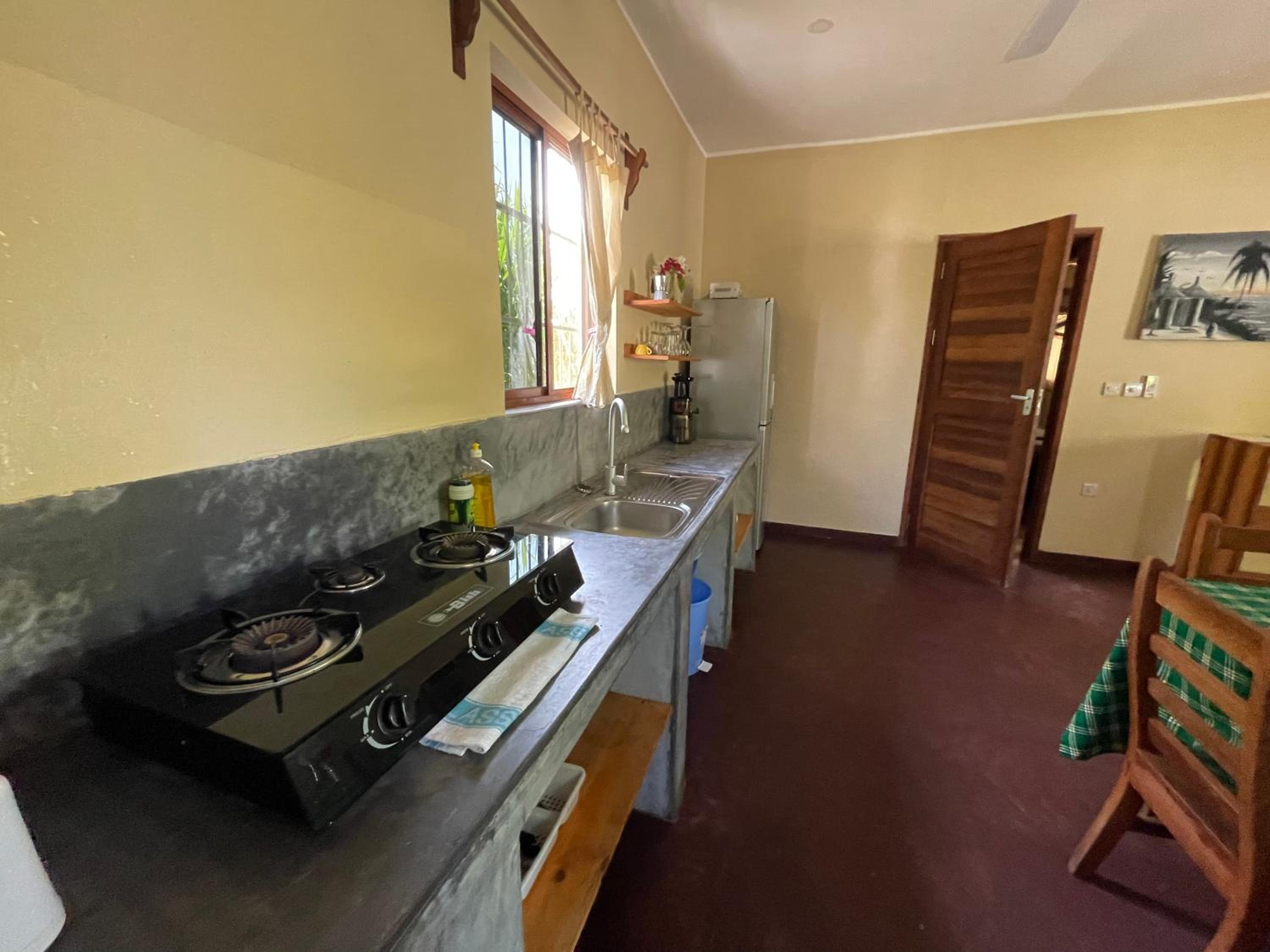 One-Bedroom Apartment - Photo 2