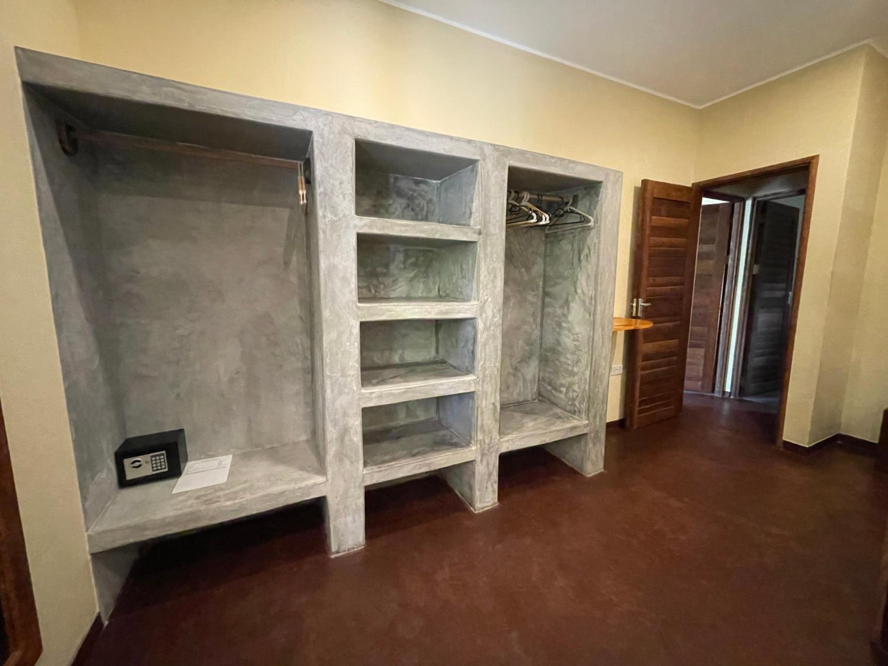 One-Bedroom Apartment - Photo 11