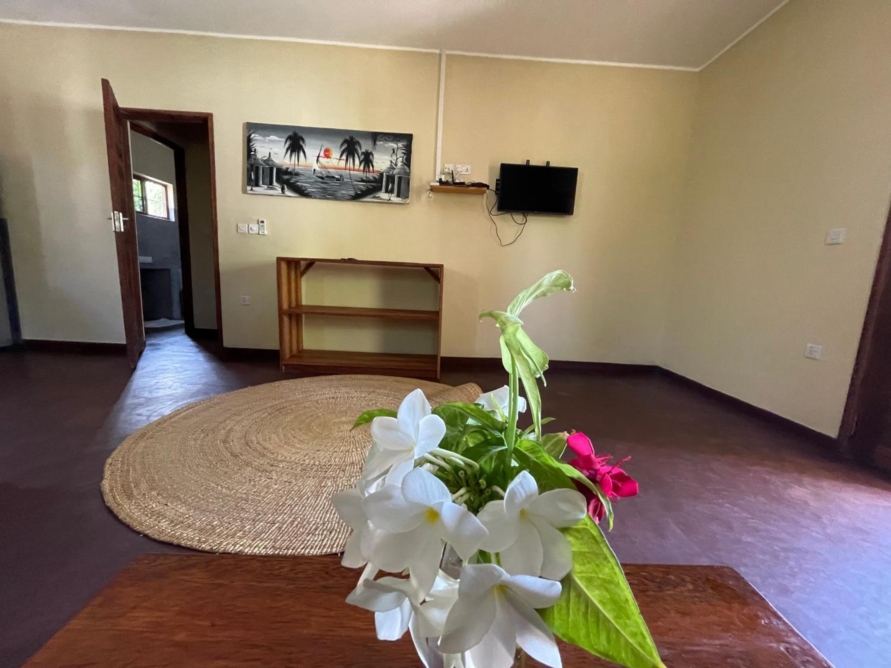 One-Bedroom Apartment - Photo 16