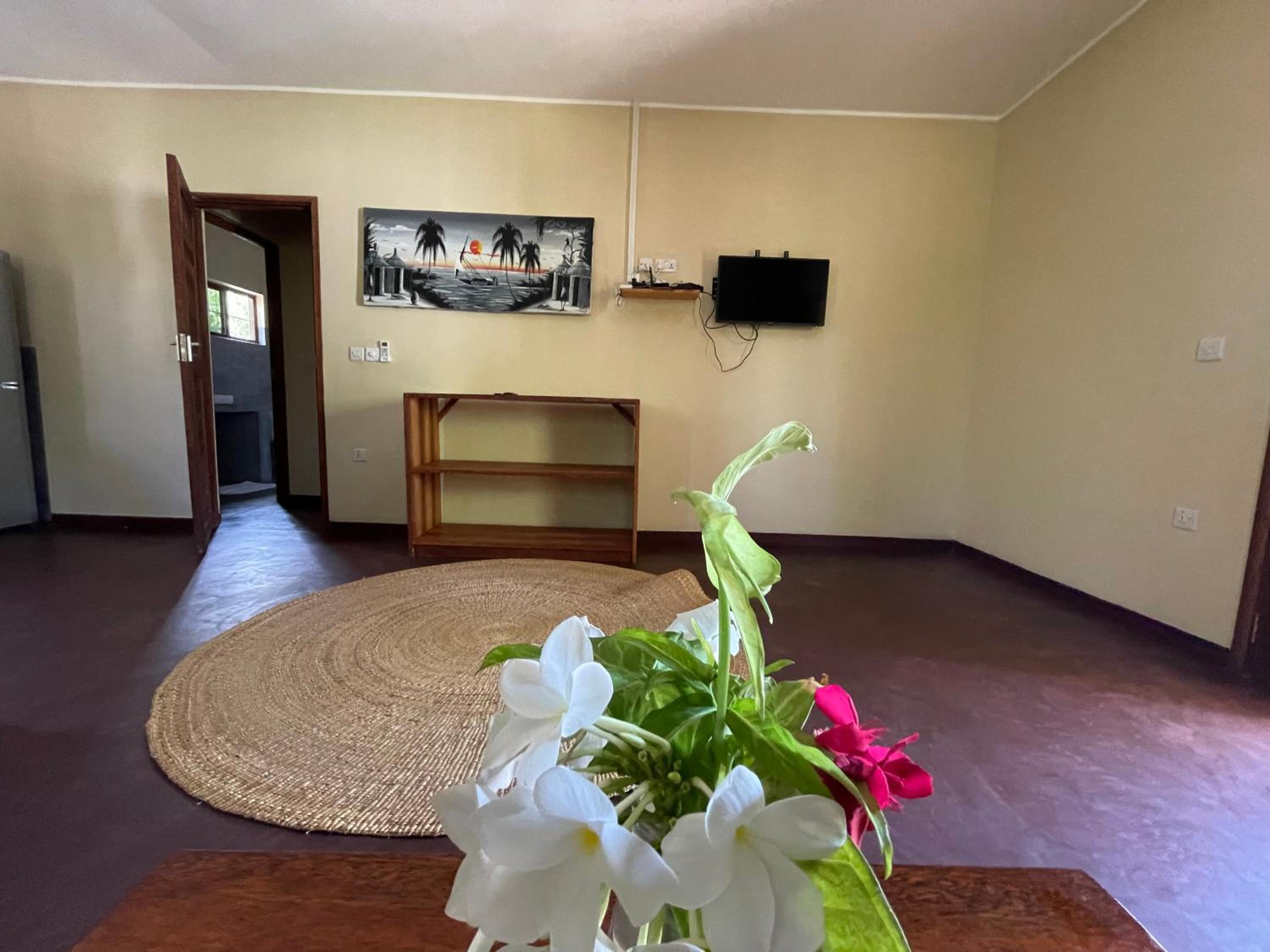 One-Bedroom Apartment - Photo 17
