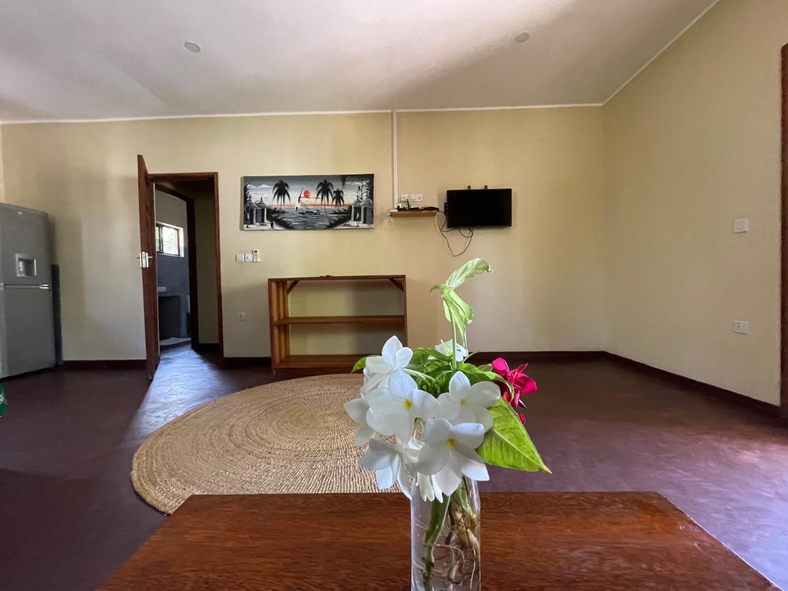 One-Bedroom Apartment - Photo 18