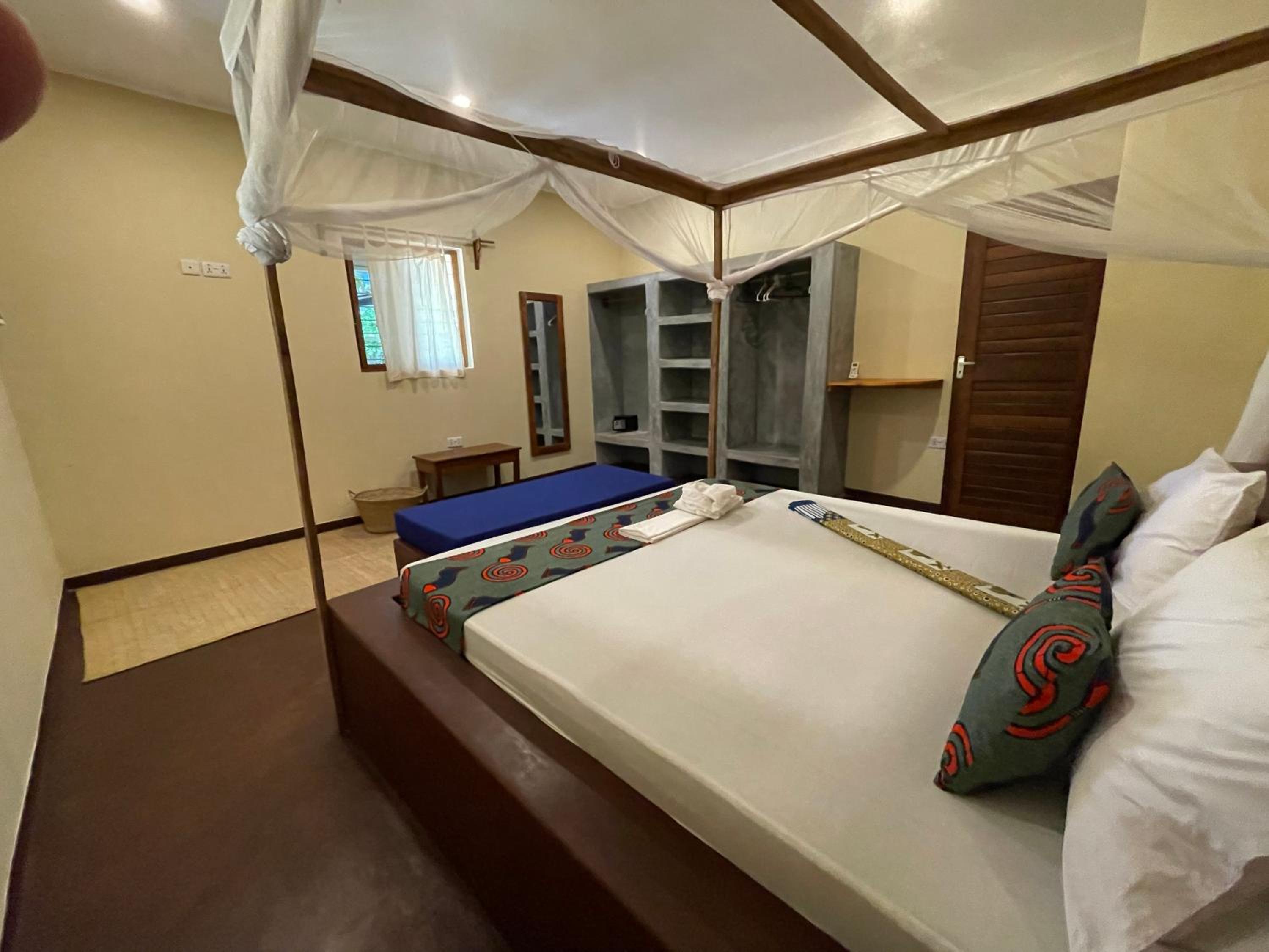 One-Bedroom Apartment - Photo 23