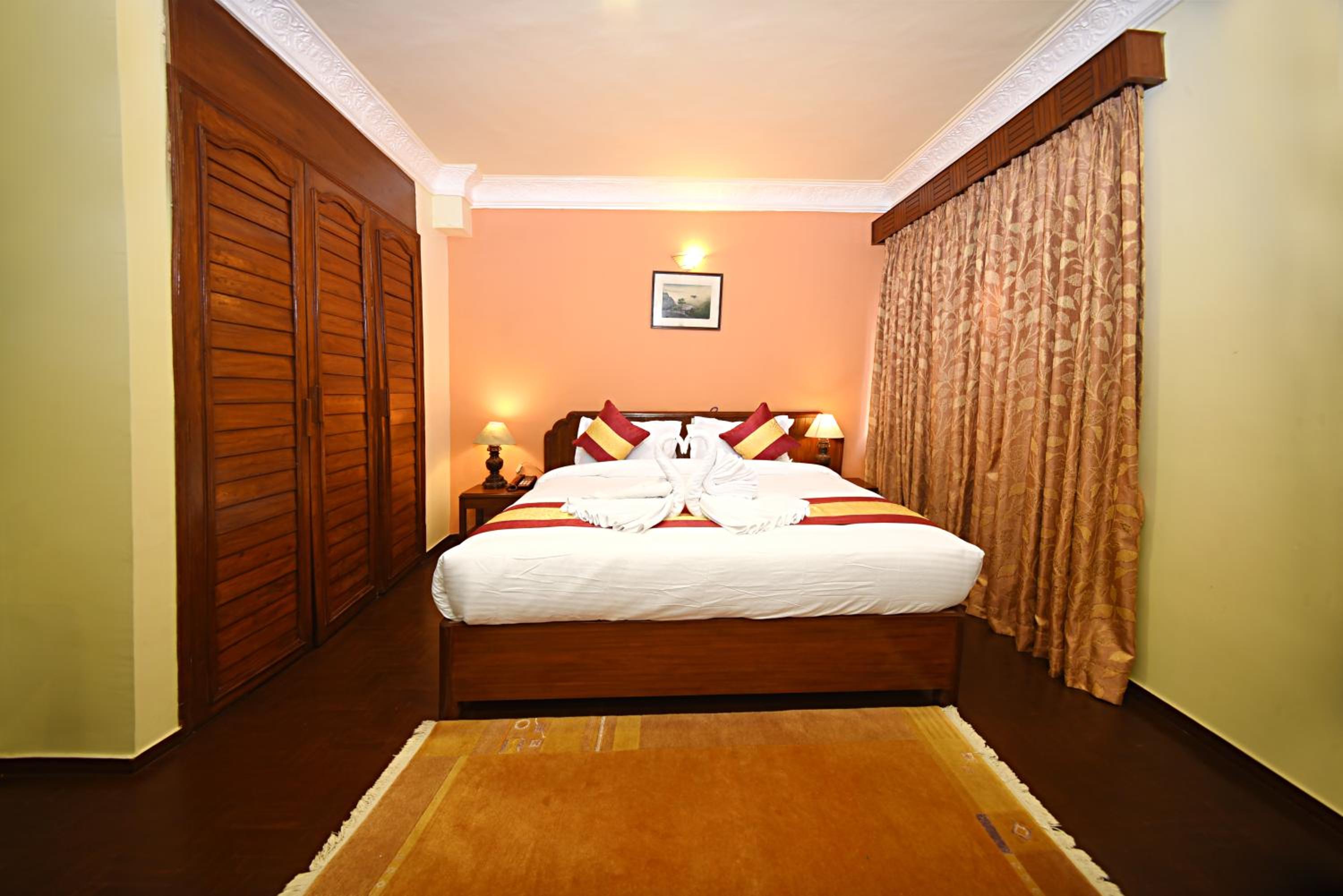 Deluxe Double or Twin Room with Bathtub - Photo 15