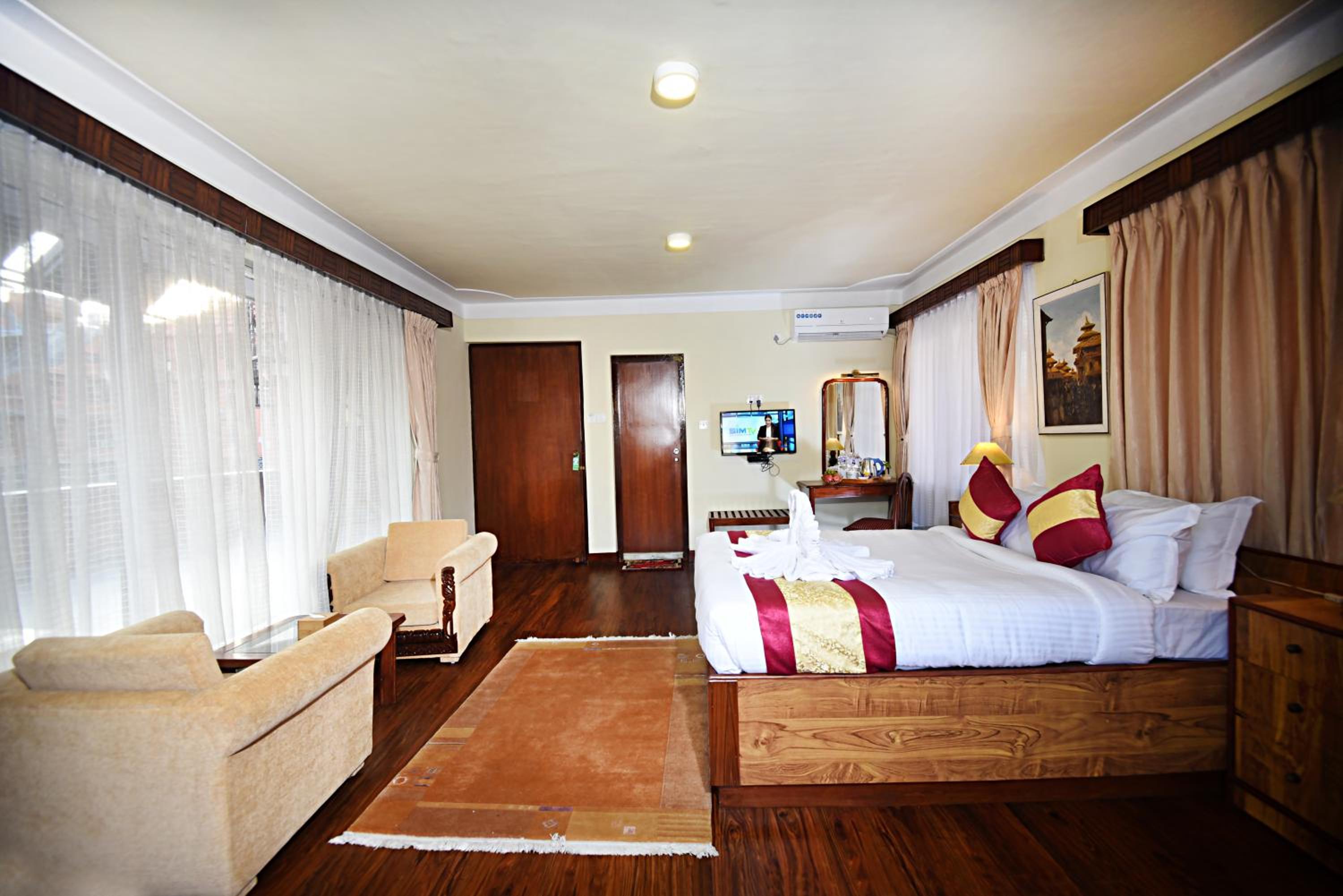 Deluxe Double or Twin Room with Bathtub - Photo 2