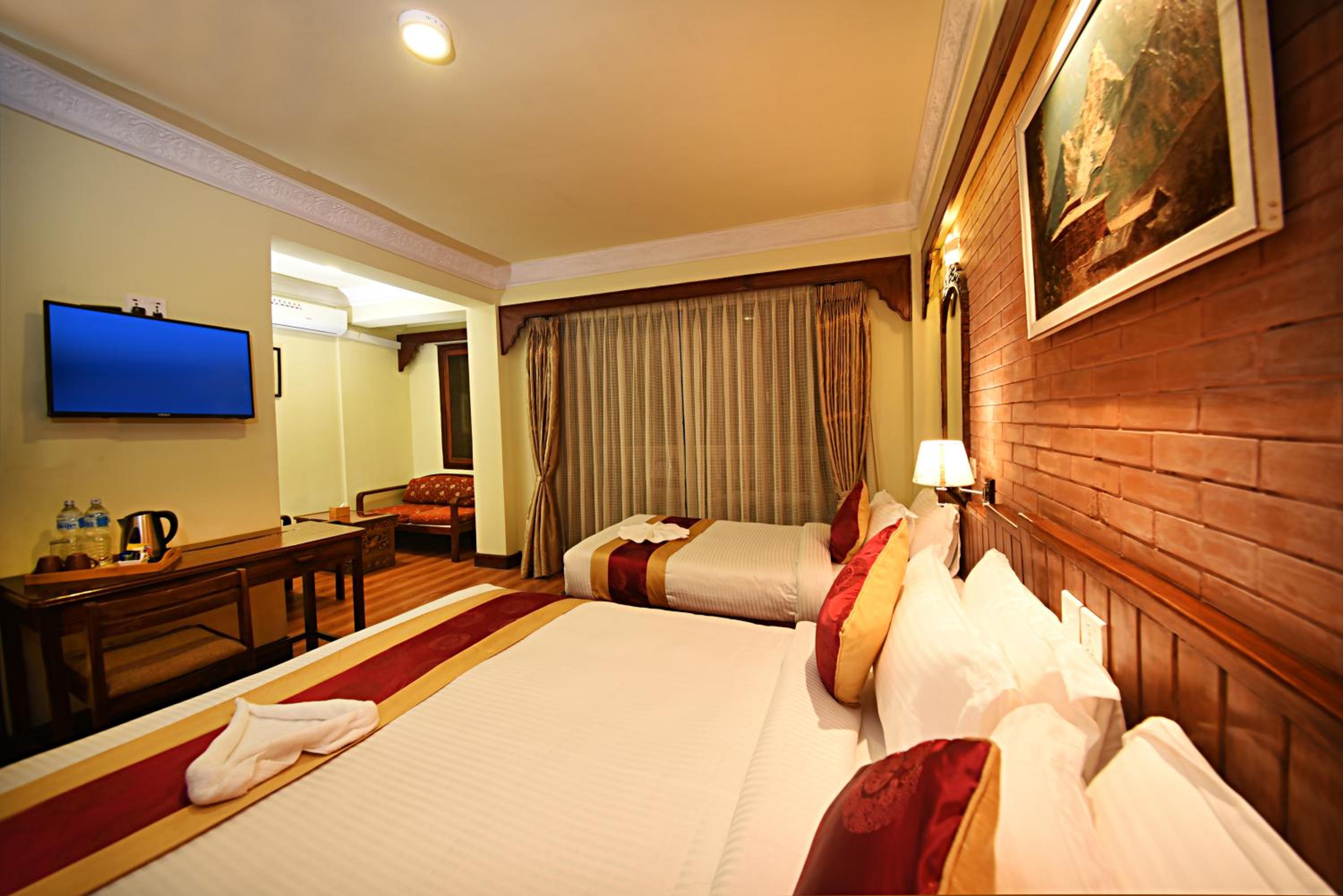 Suite with Balcony - Photo 14