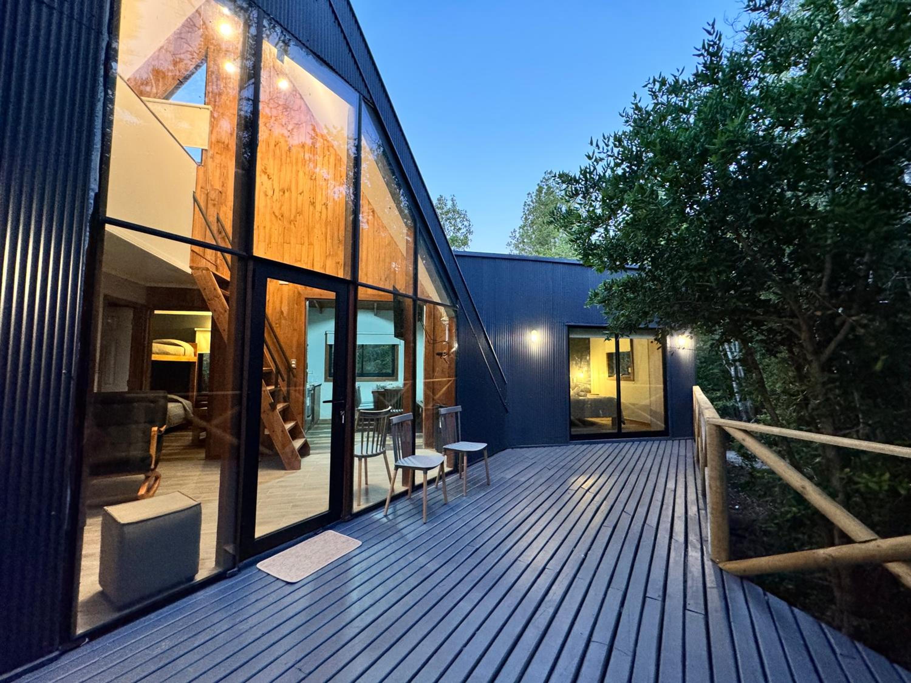 Three-Bedroom House photo 2