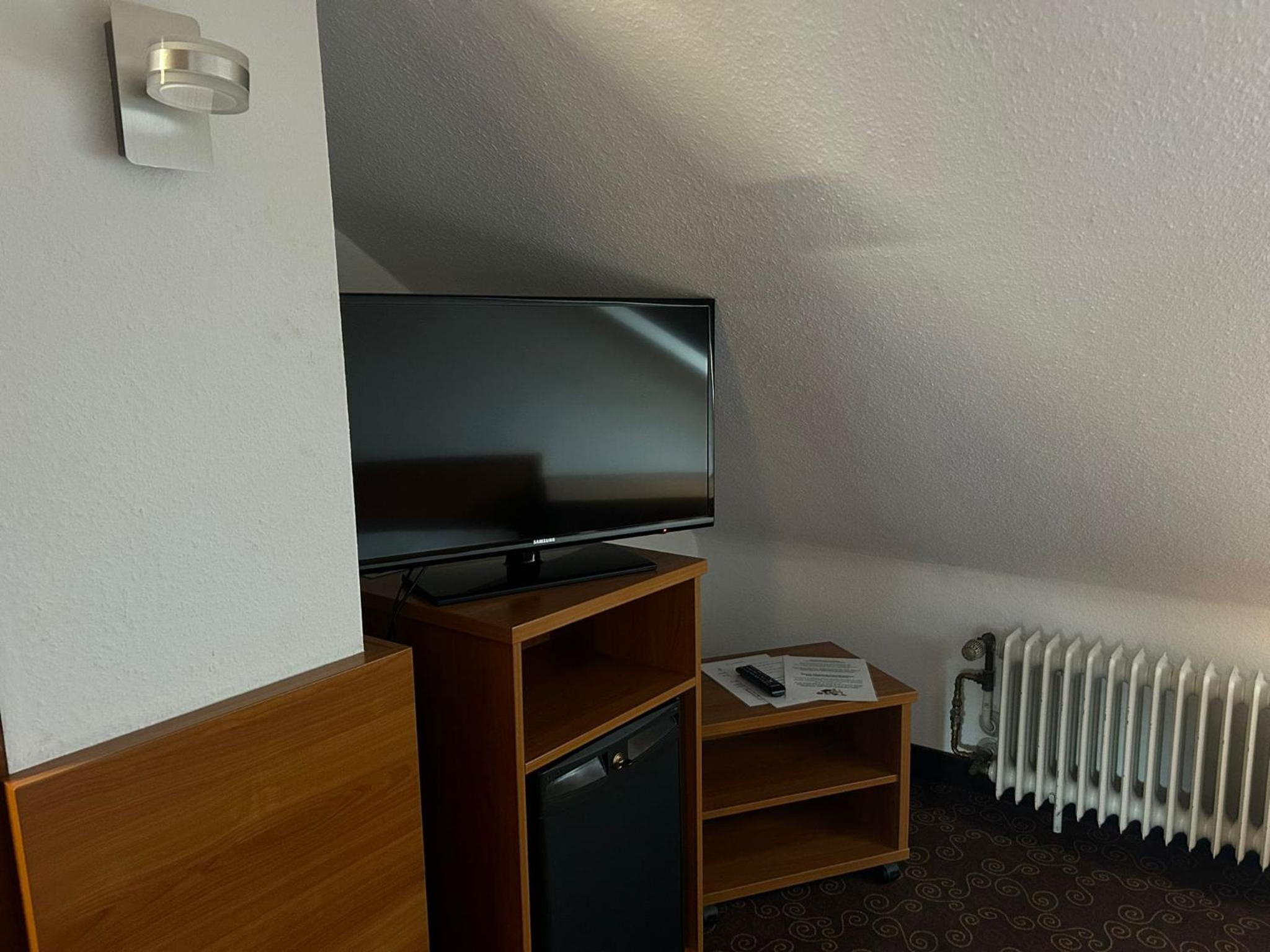 Small Single Room photo 3