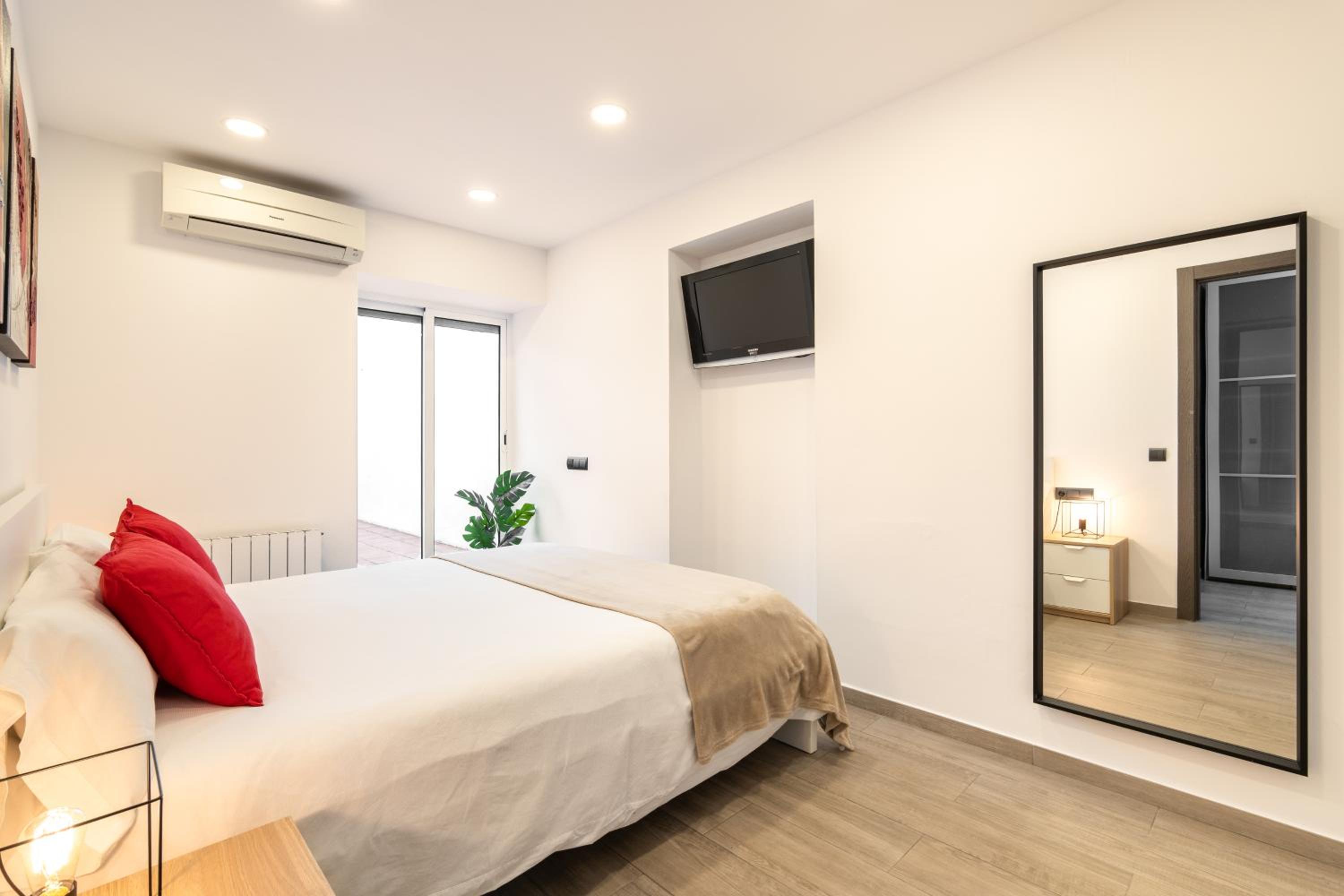 Apartment - Ground Floor - Photo 4