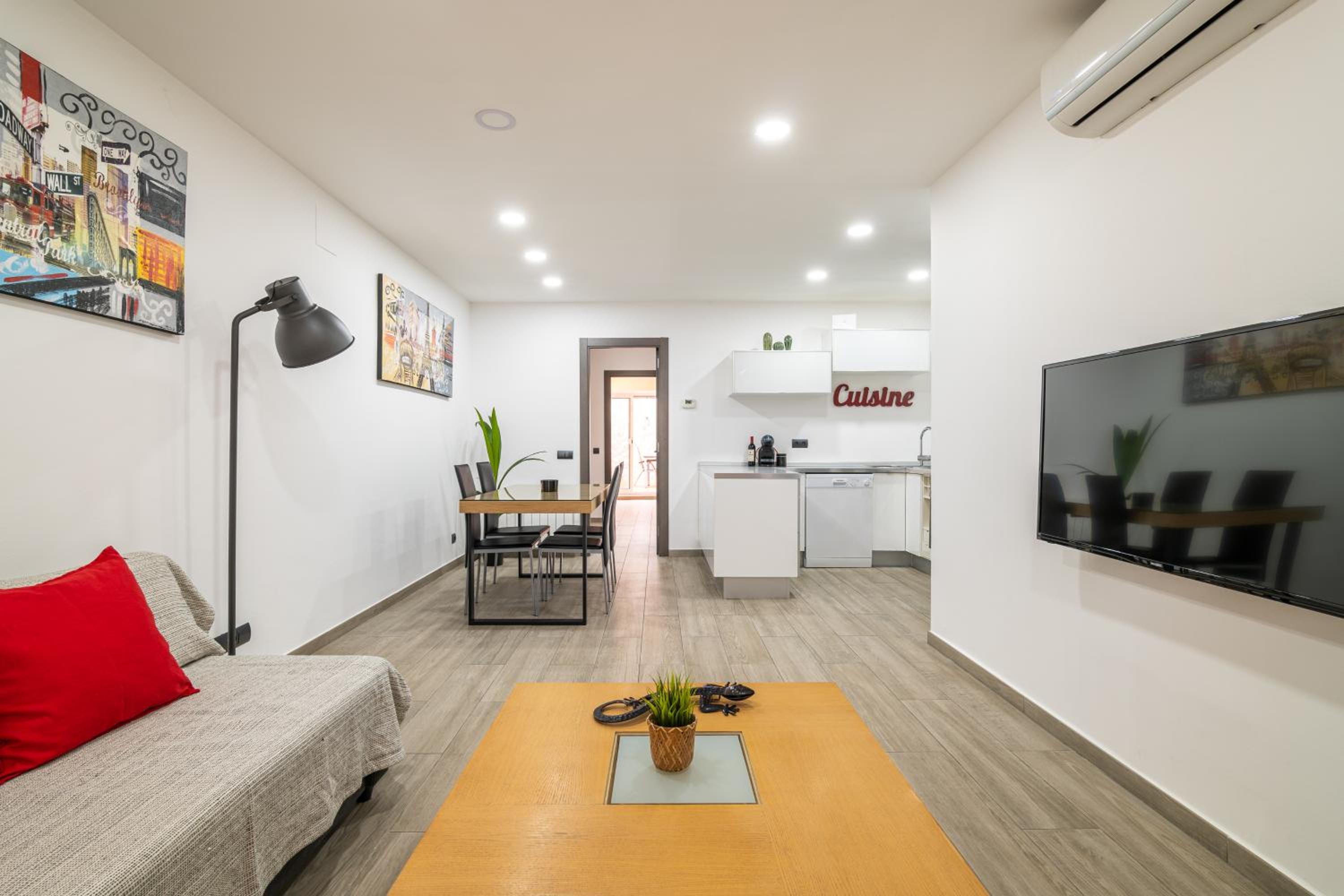 Apartment - Ground Floor - Photo 1