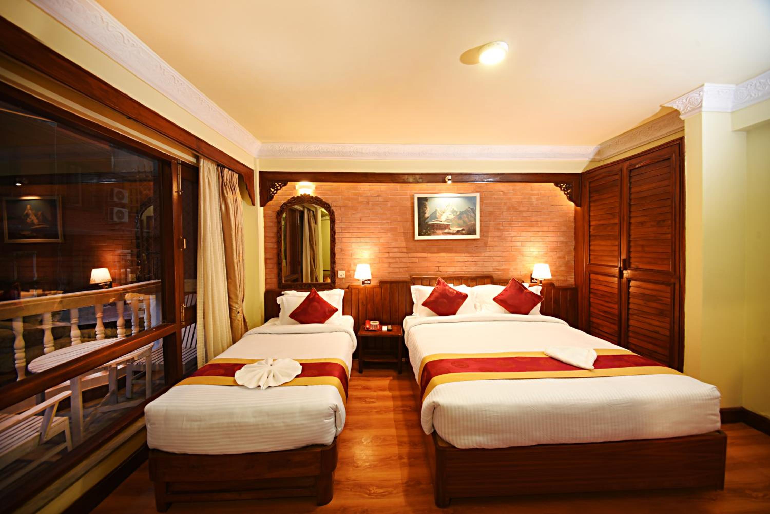 Deluxe Double or Twin Room with Balcony - Photo 3