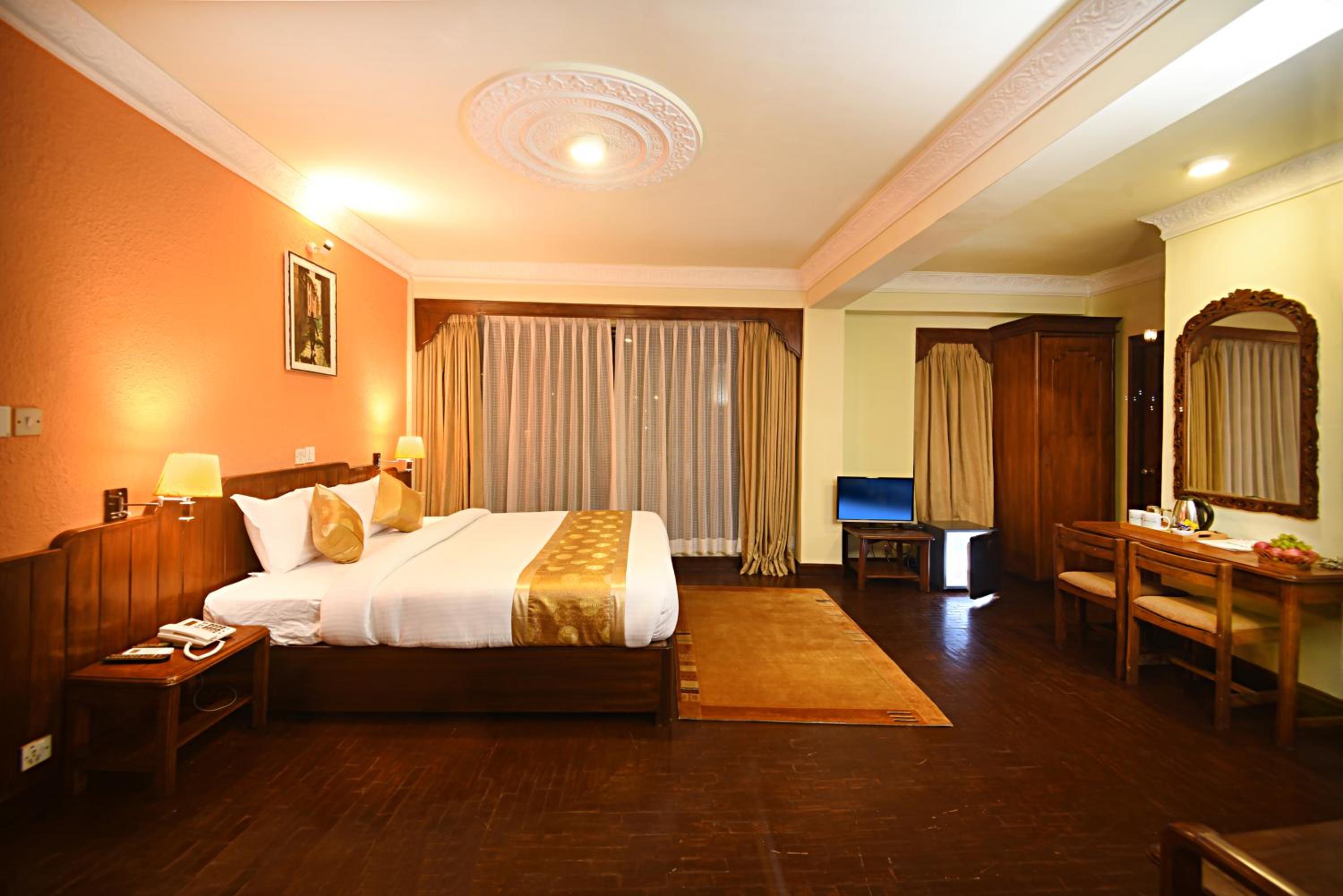 Suite with Balcony - Photo 5