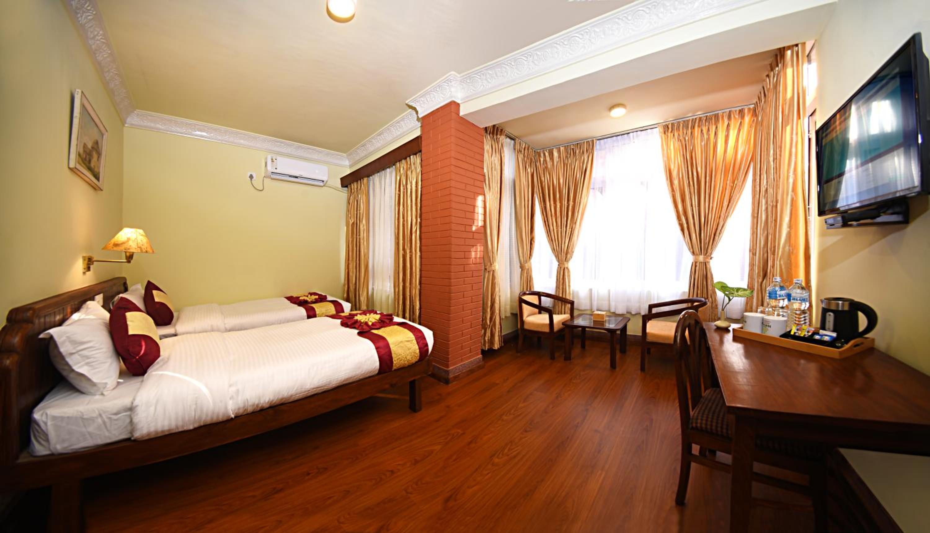 Standard Double or Twin Room - Photo 5