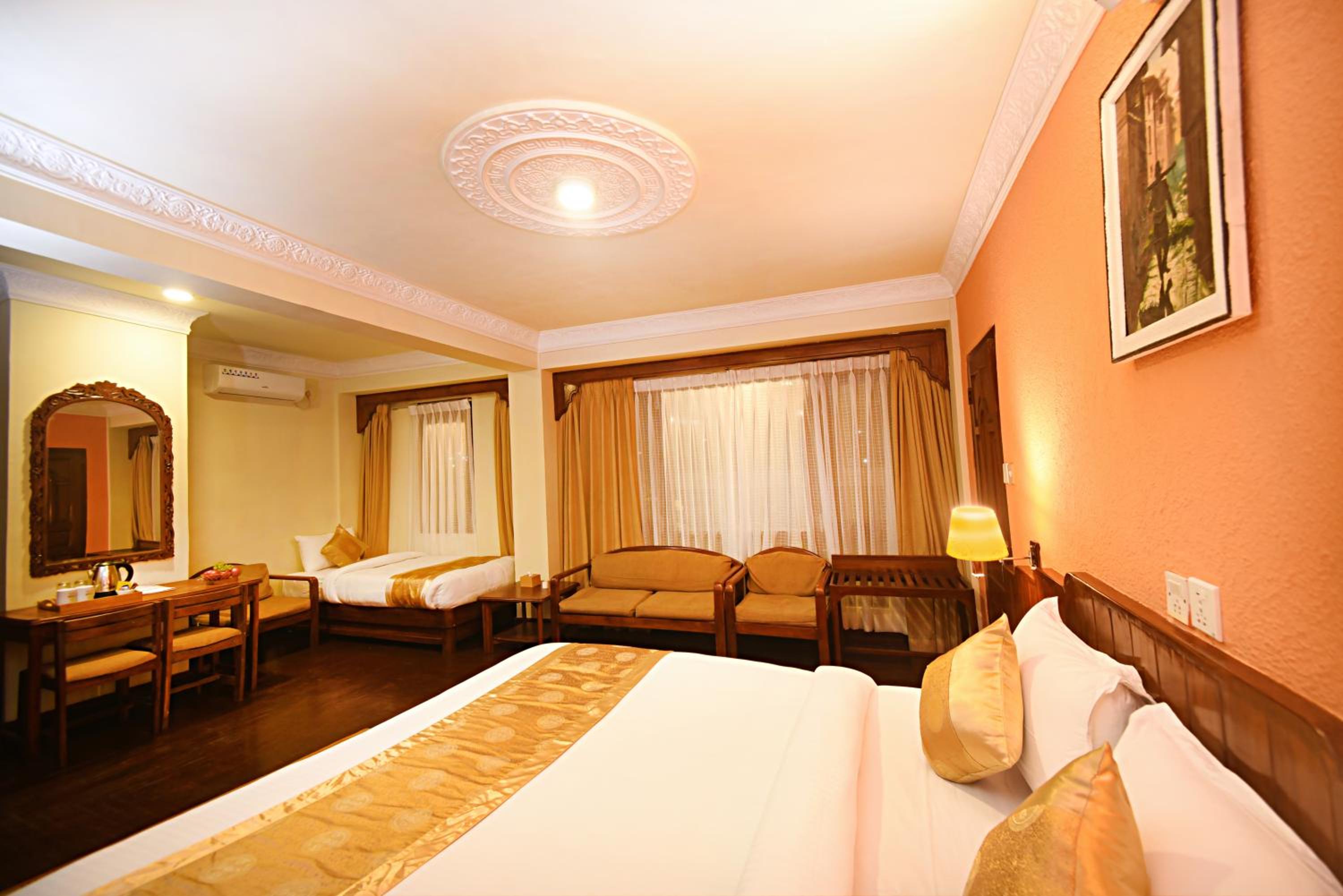 Suite with Balcony - Photo 8