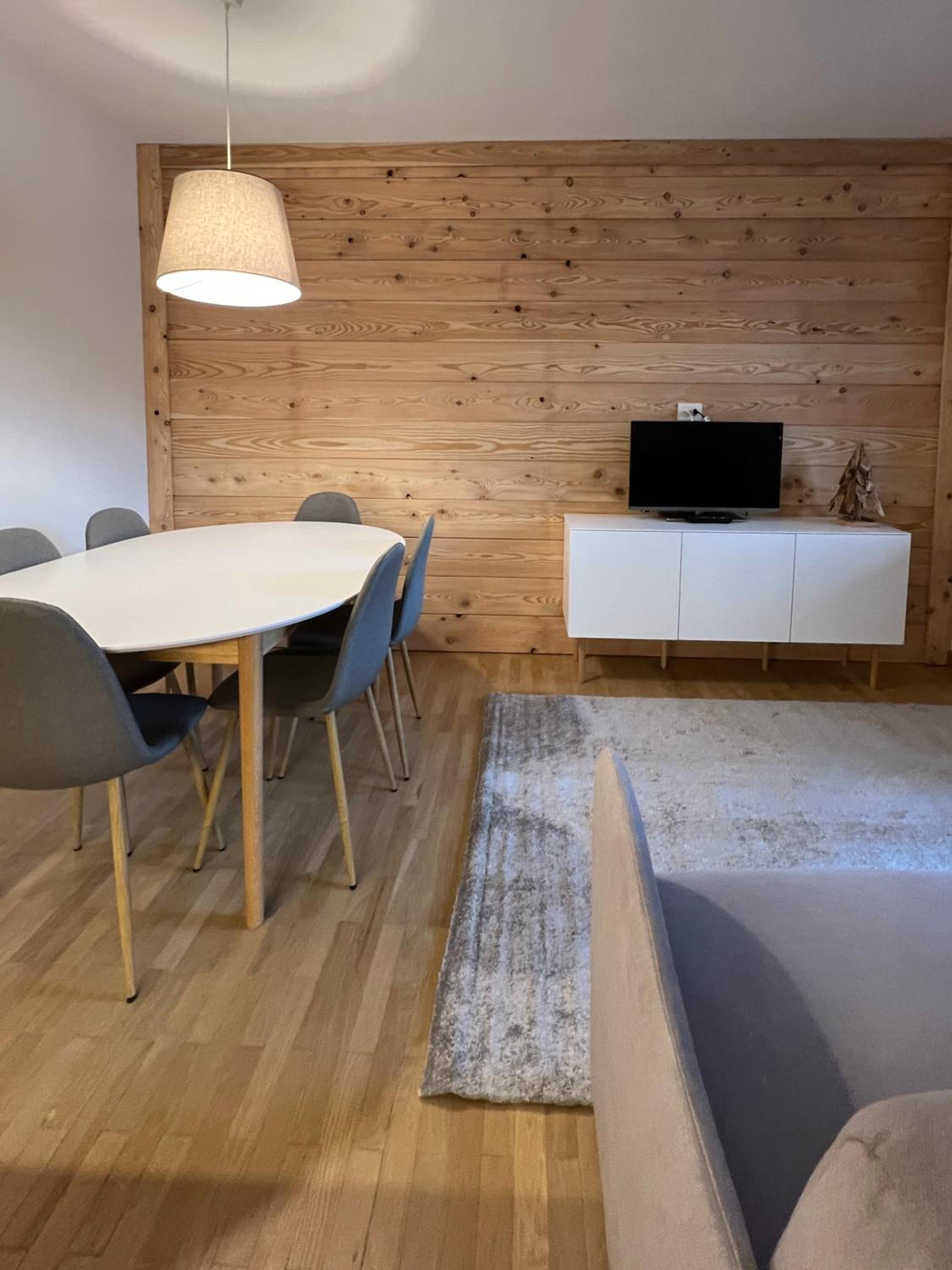 Apartment photo 2