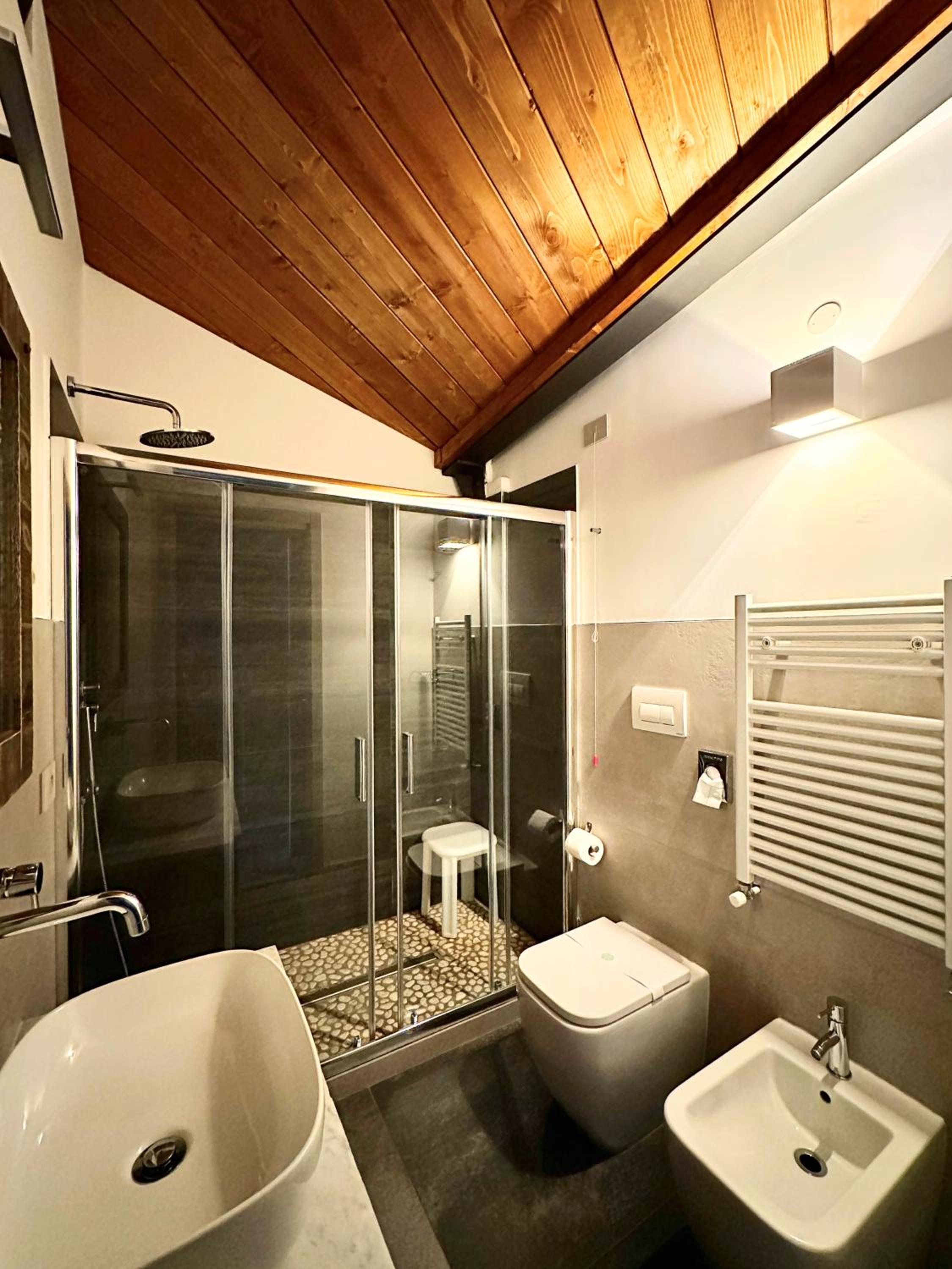 Double or Twin Room - Photo 7