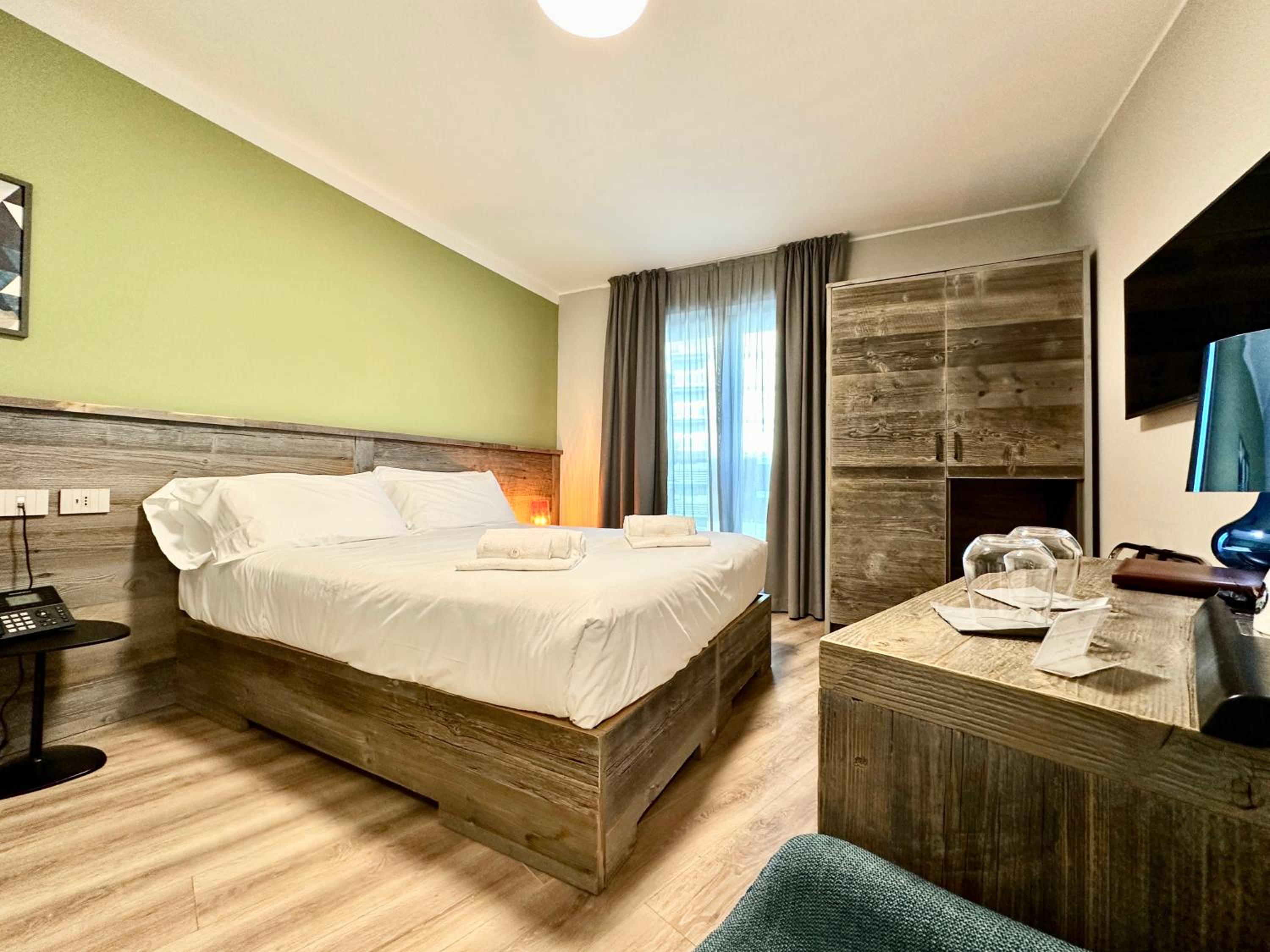 Double or Twin Room - Photo 12