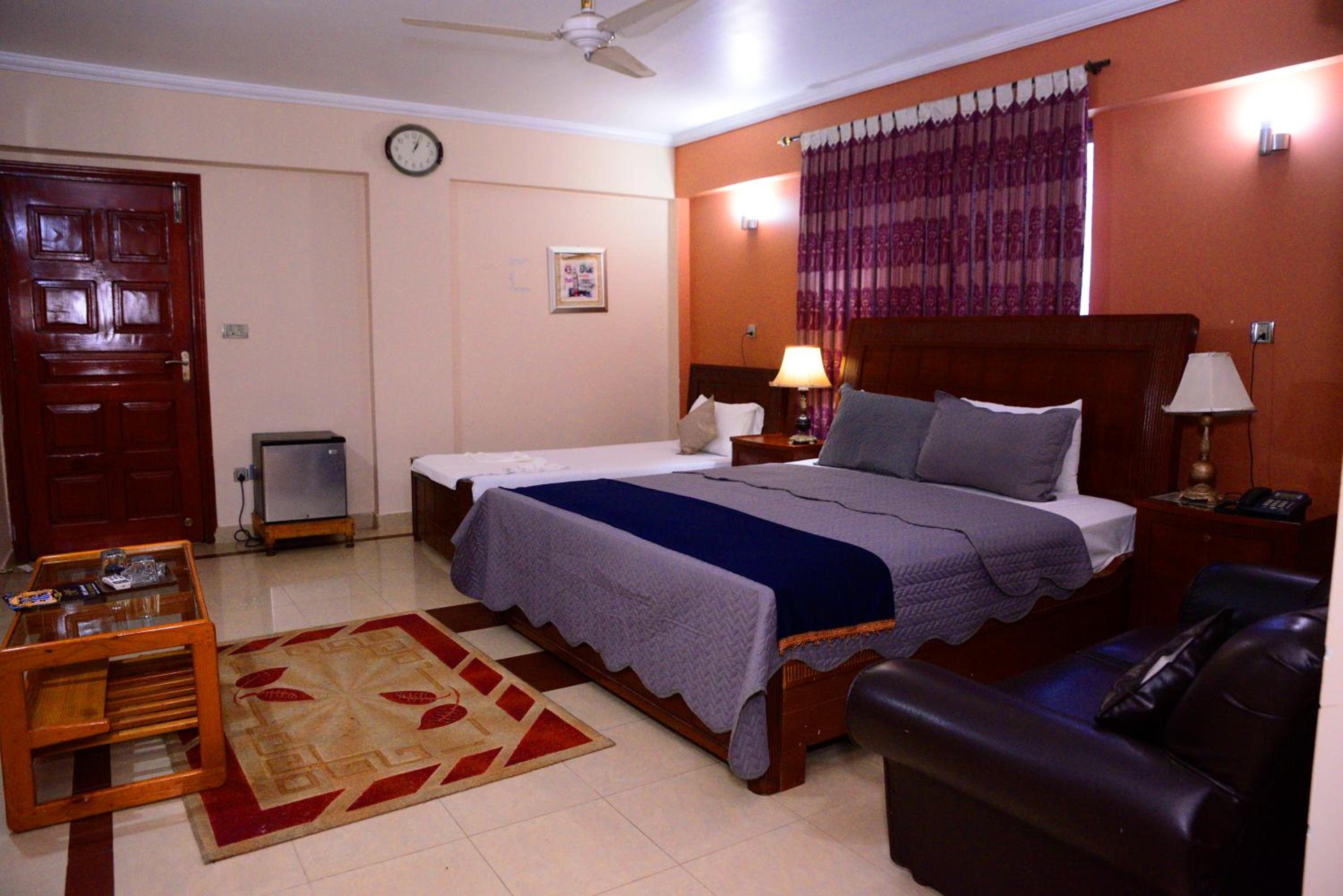 Deluxe Family Room photo 1