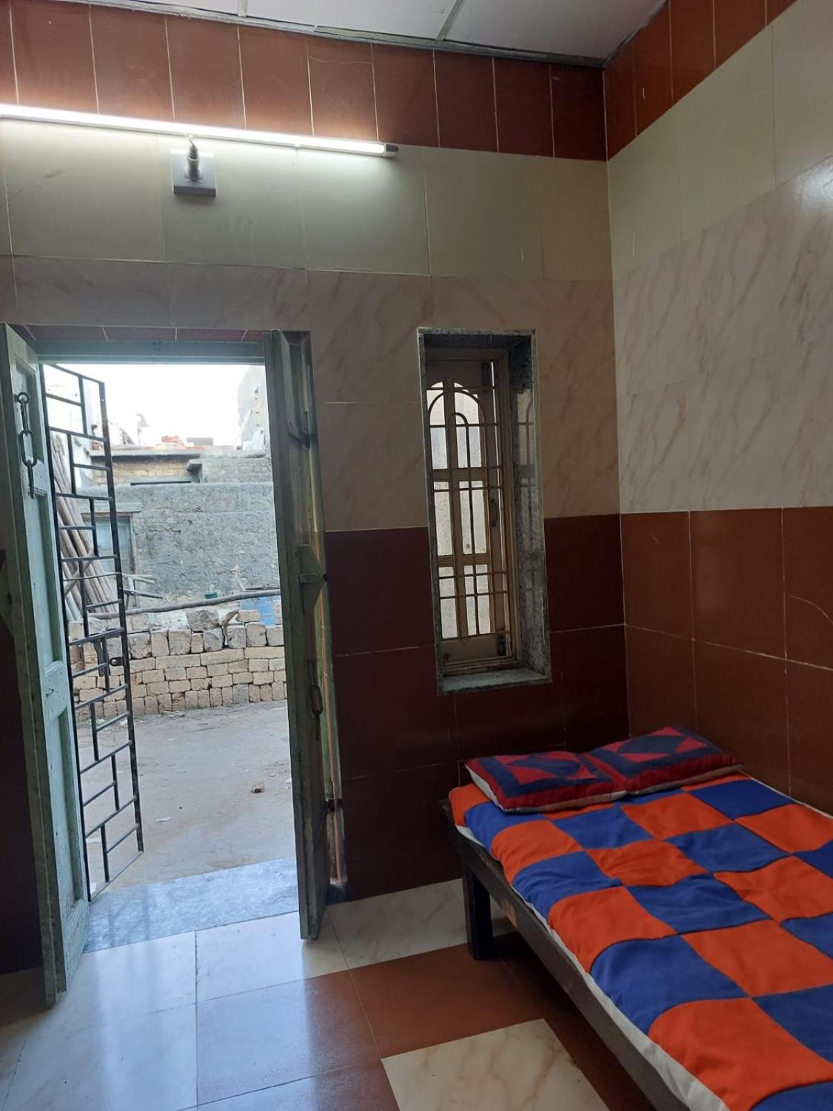 Double Room with Private Bathroom photo 3