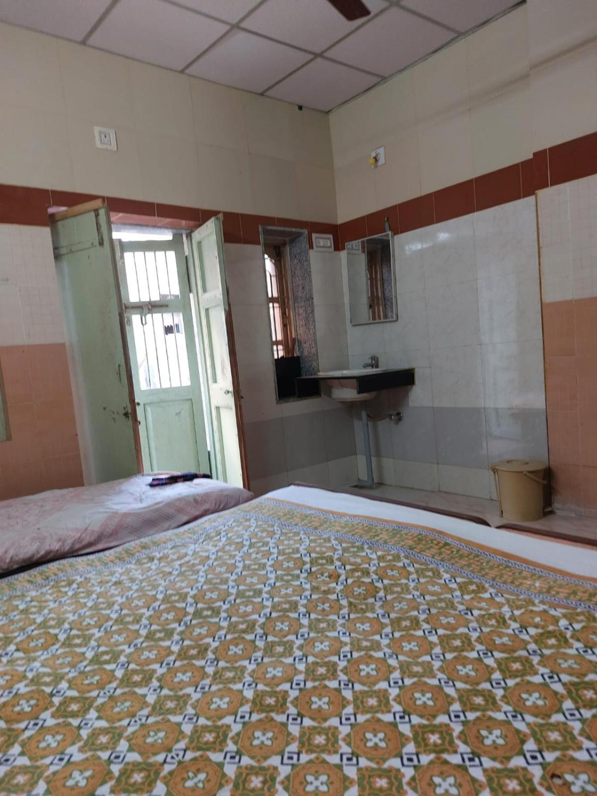 Double Room with Private Bathroom photo 2