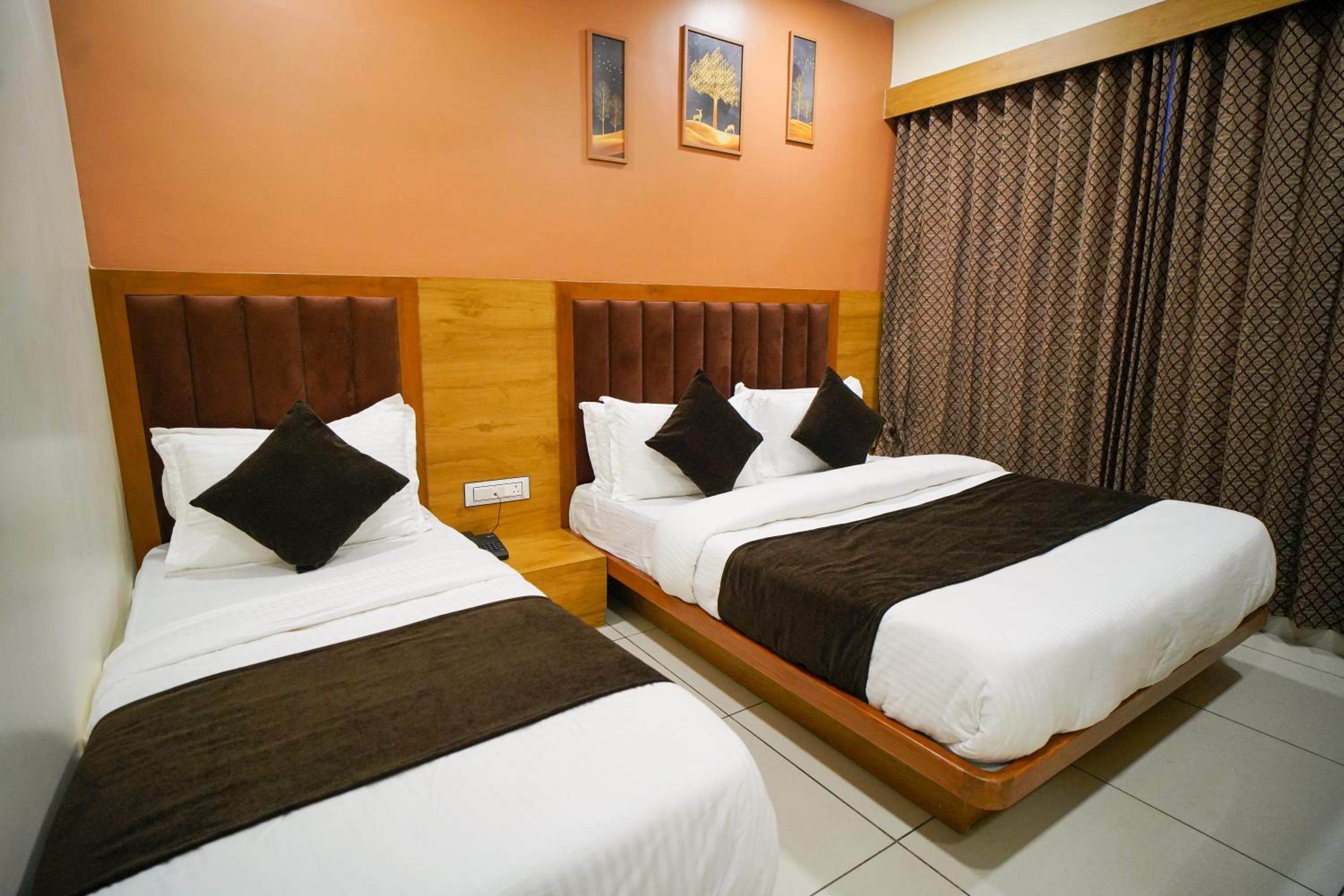 Deluxe Family Room - Photo 3