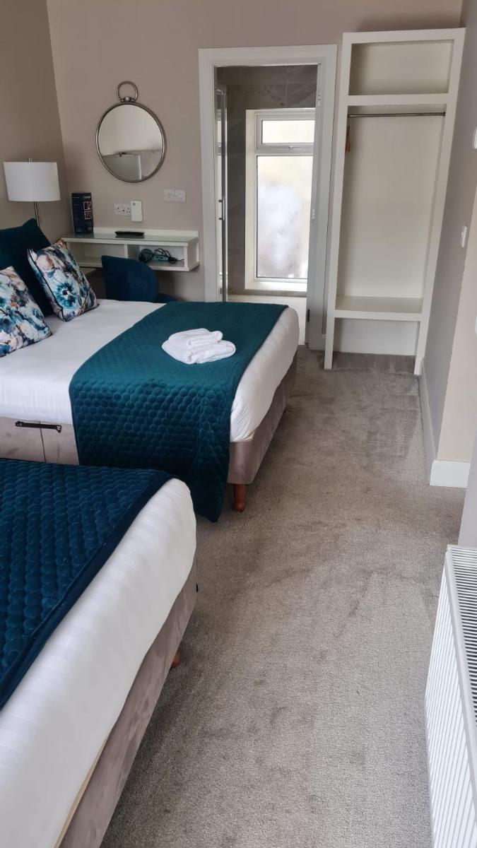 Double or Twin Room photo 3
