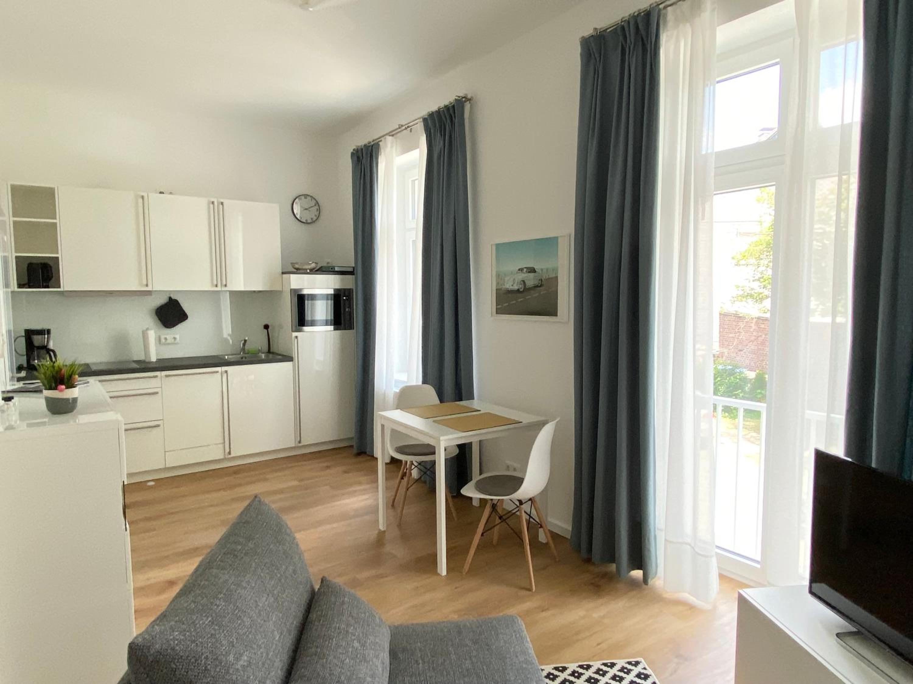 One-Bedroom Apartment photo 2