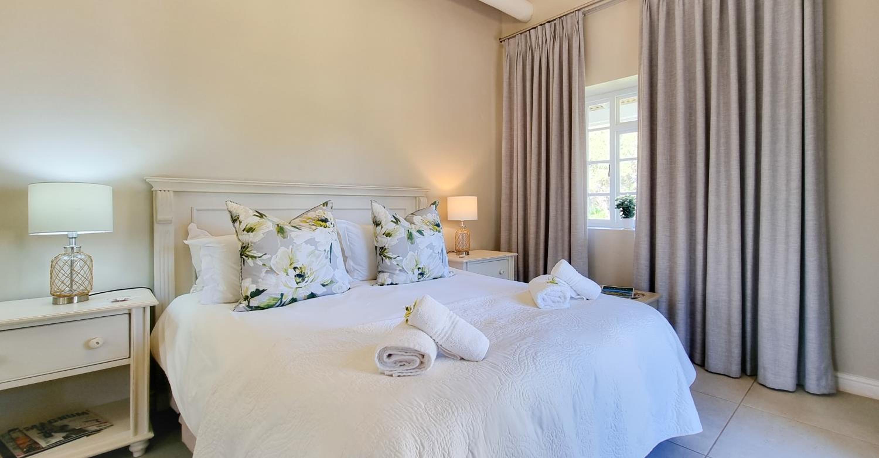 Deluxe Double or Twin Room photo 1