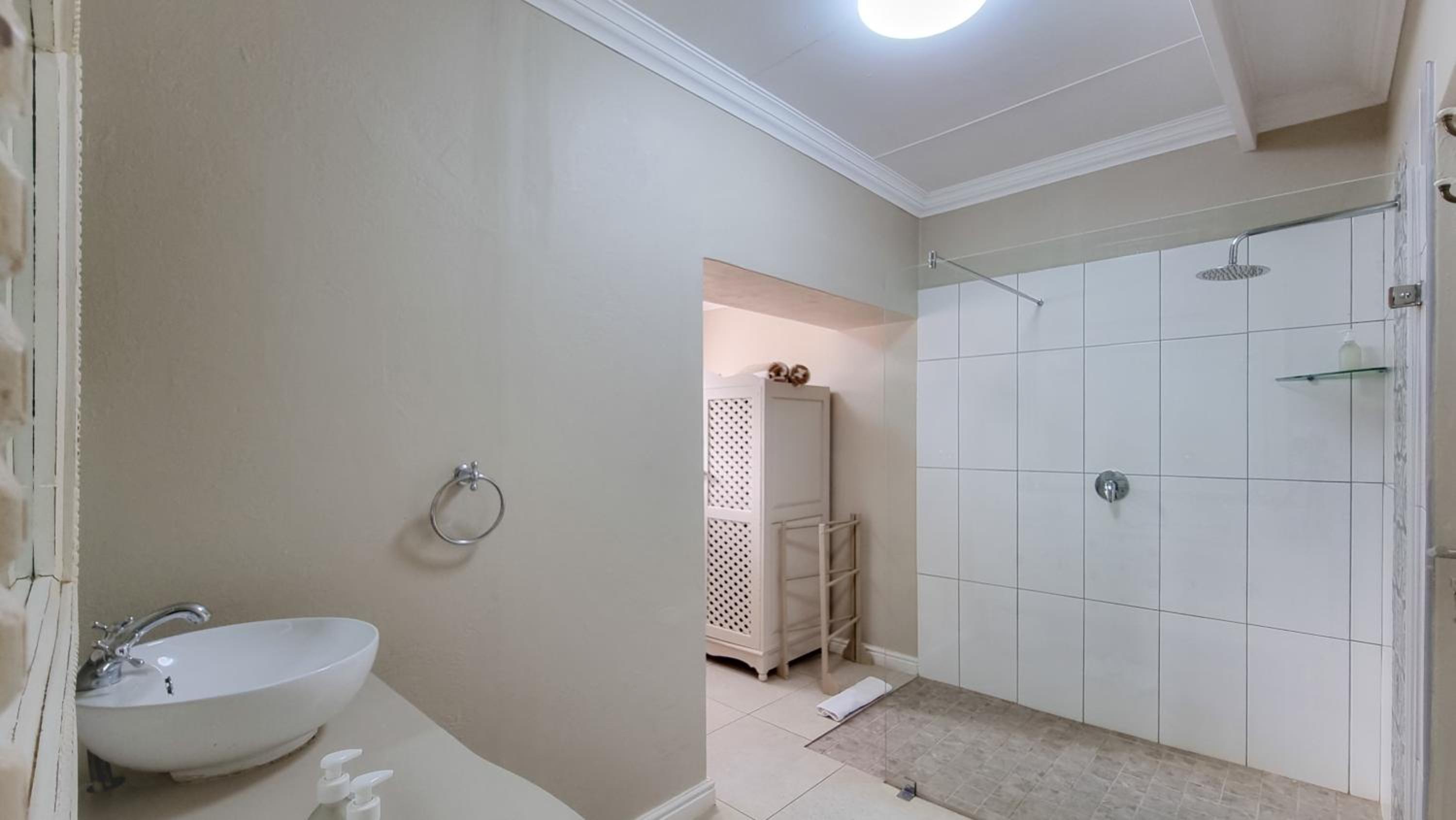 Deluxe Double or Twin Room photo 2