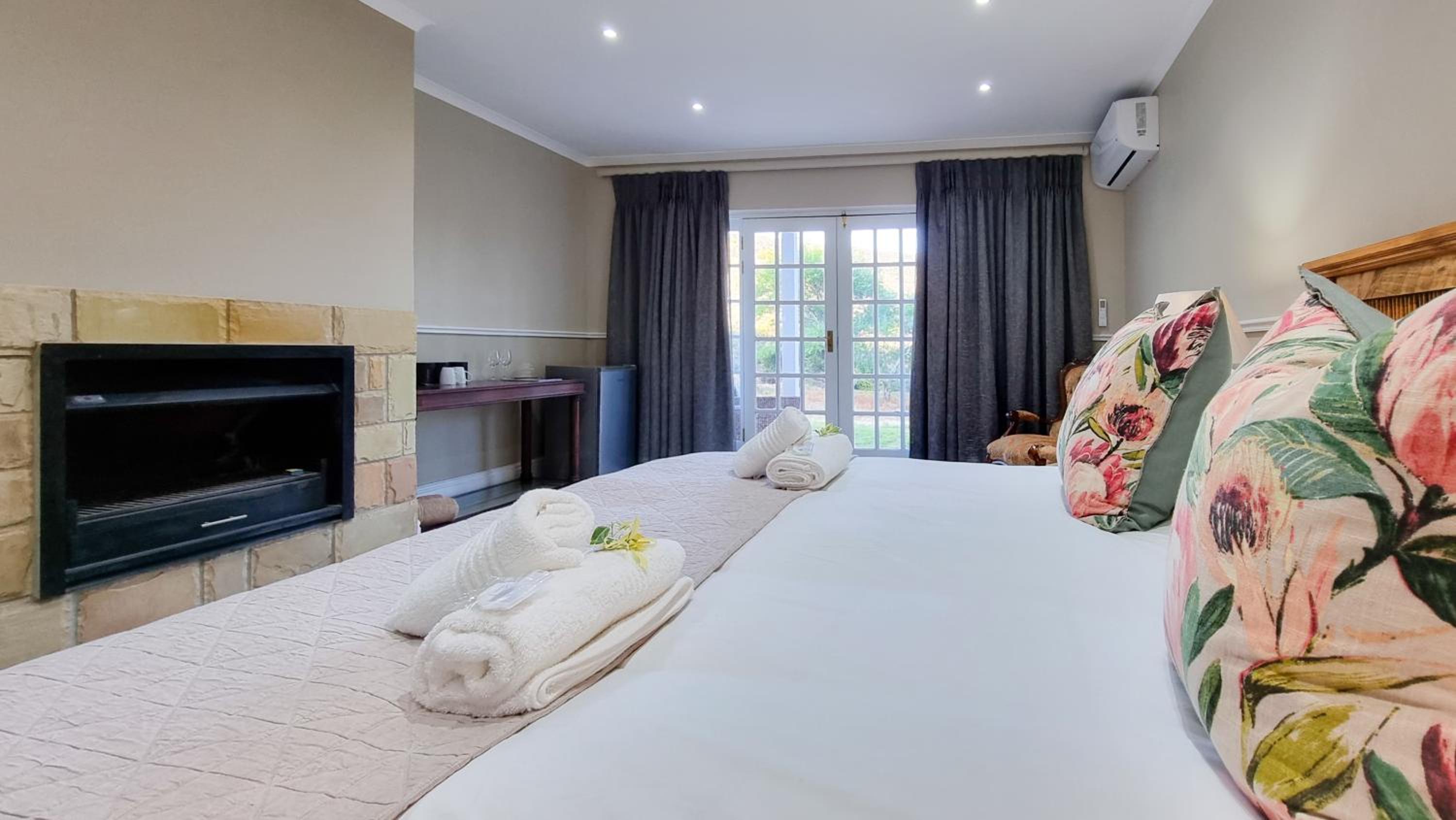 Deluxe Double or Twin Room photo 3
