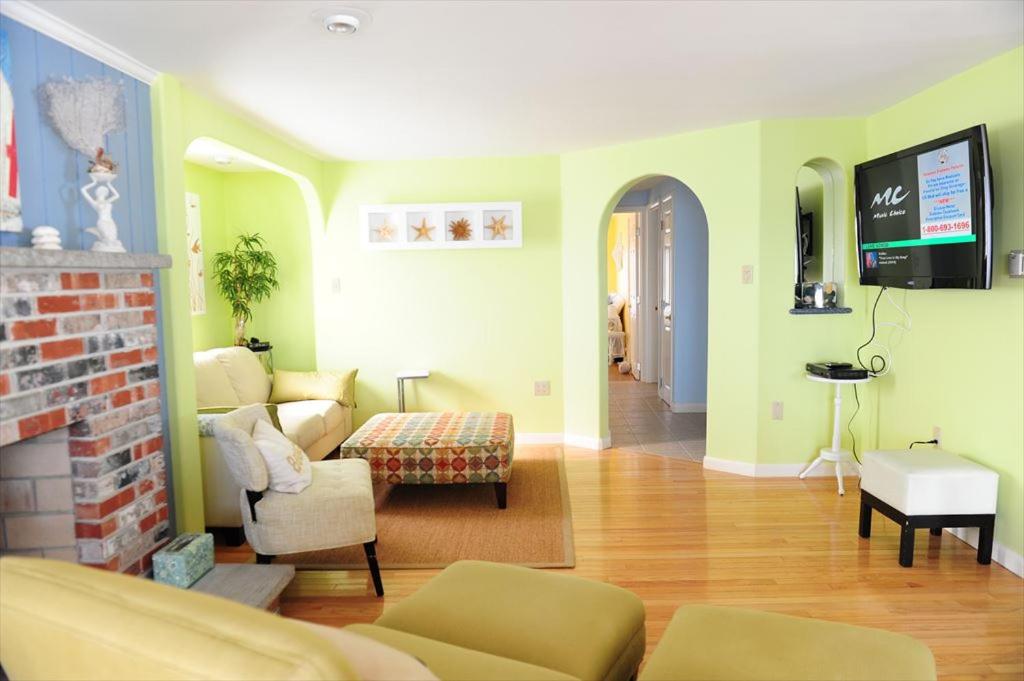 Six-Bedroom Holiday Home photo 1