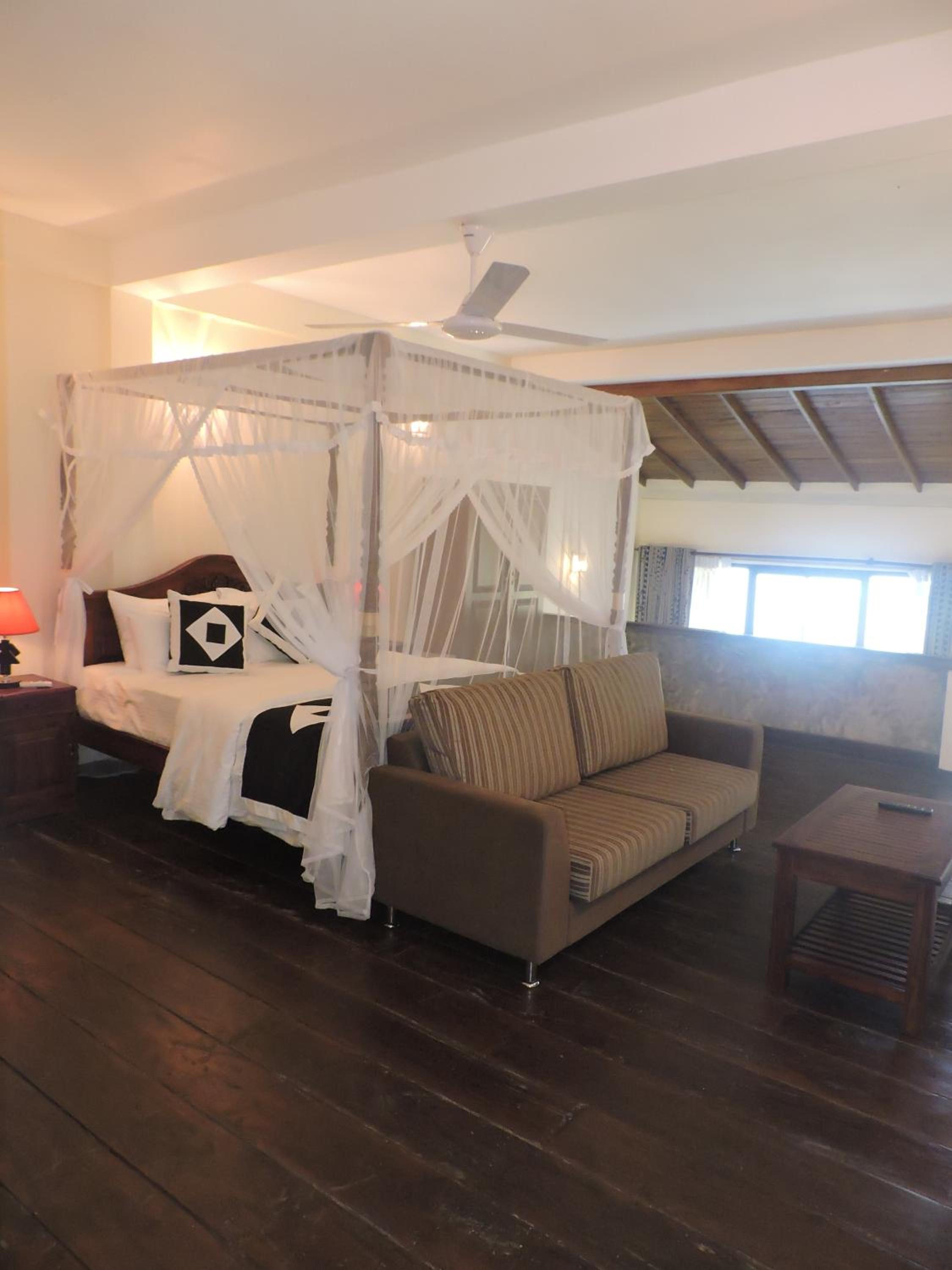 Deluxe Double Room with Balcony photo 3