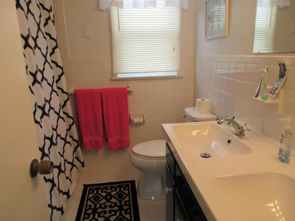 Three-Bedroom Apartment photo 3