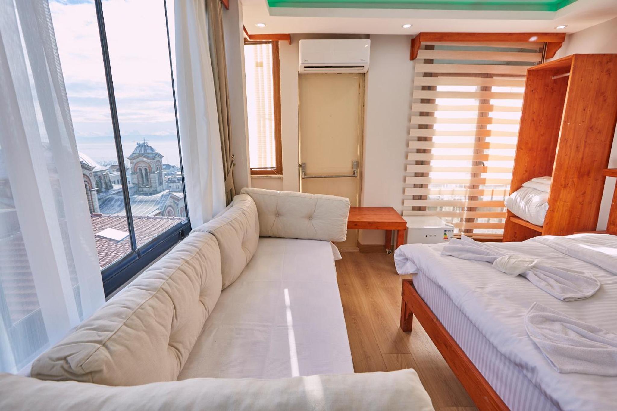Deluxe Double Room with Sea View photo 3