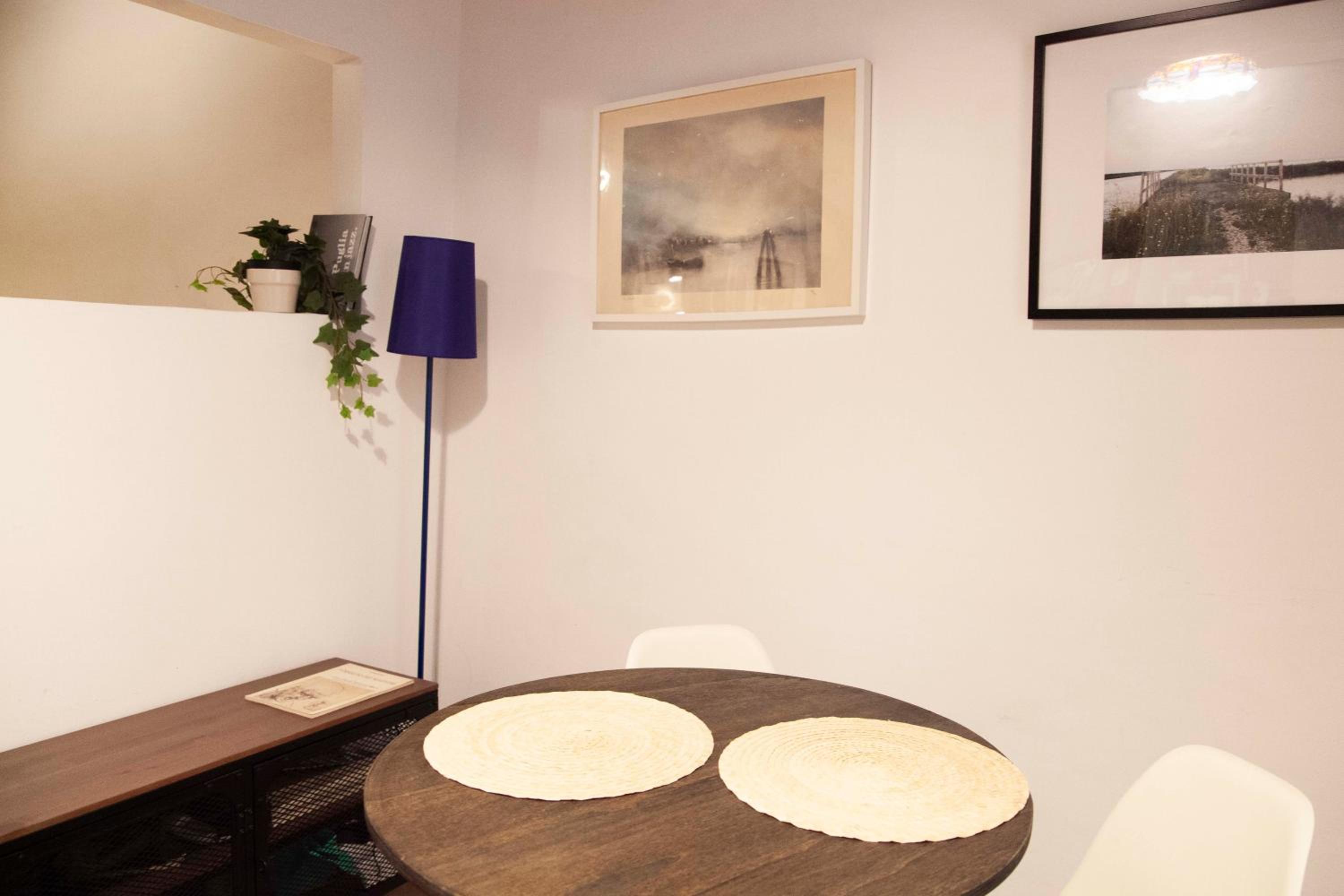 One-Bedroom Apartment - Photo 12