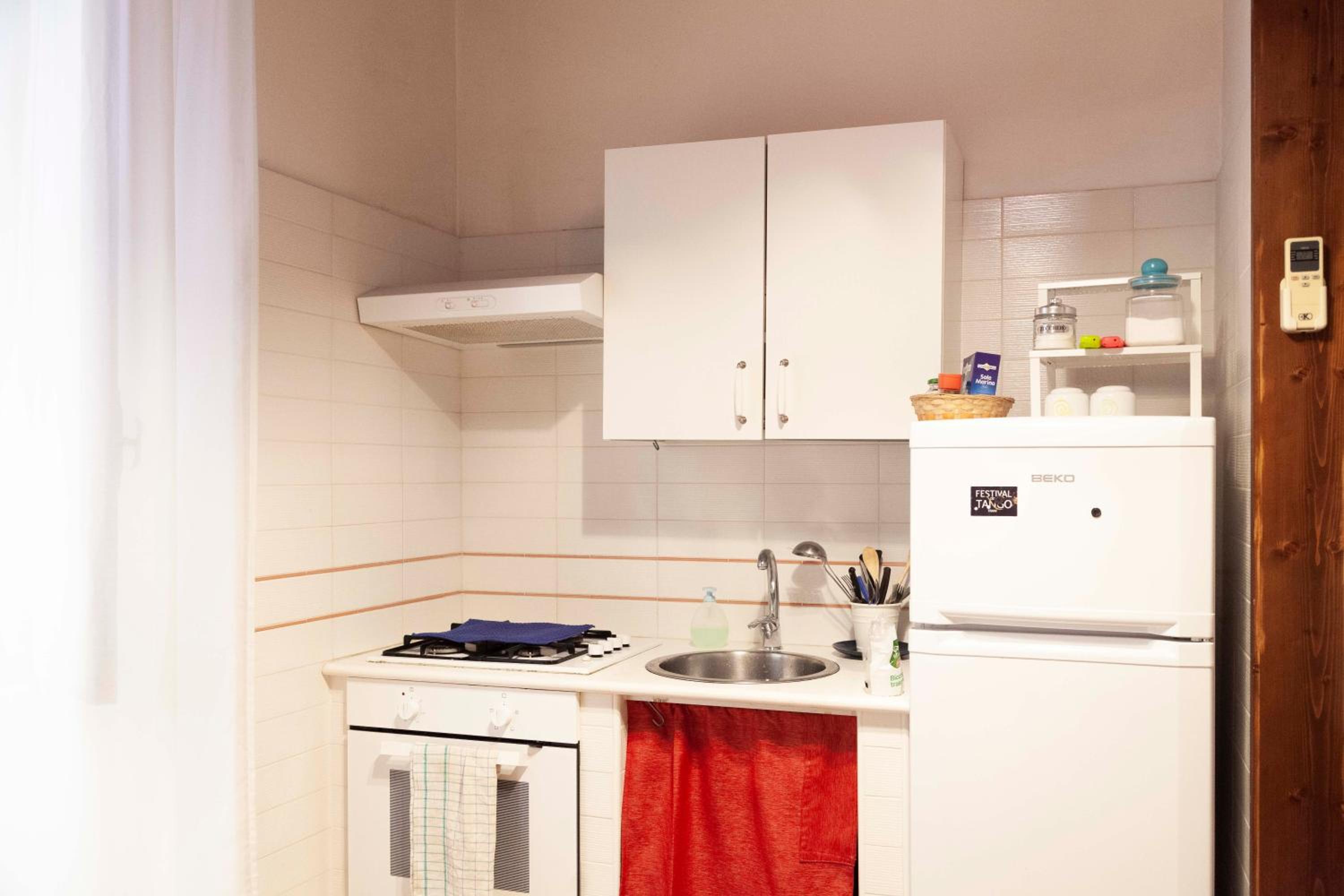 One-Bedroom Apartment - Photo 8