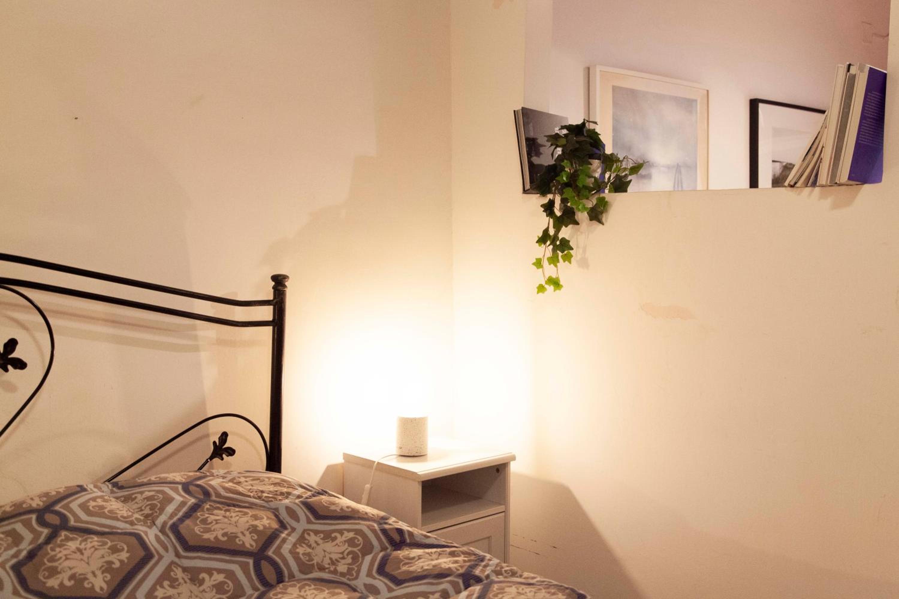 One-Bedroom Apartment - Photo 2