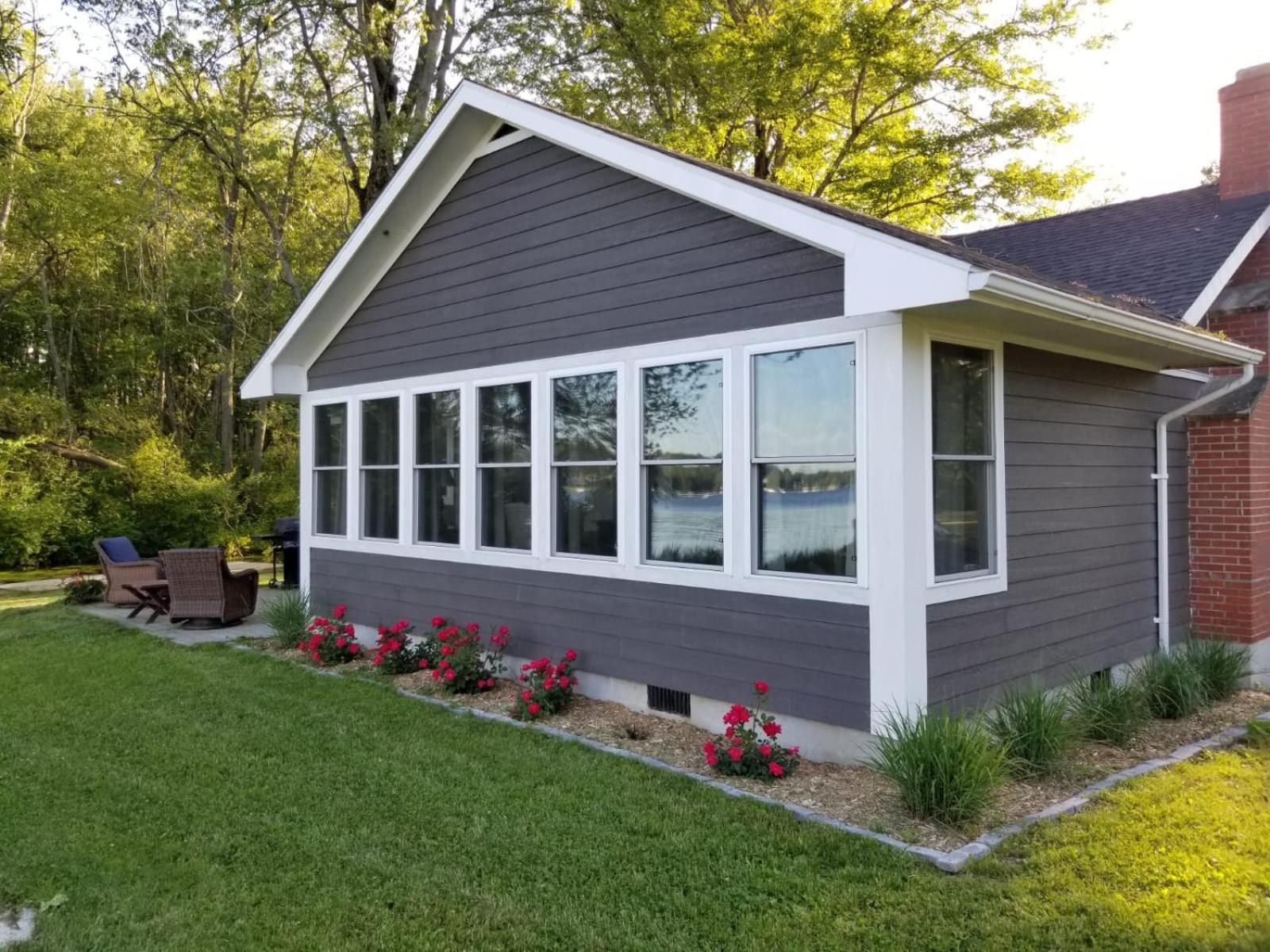 Three-Bedroom House photo 2